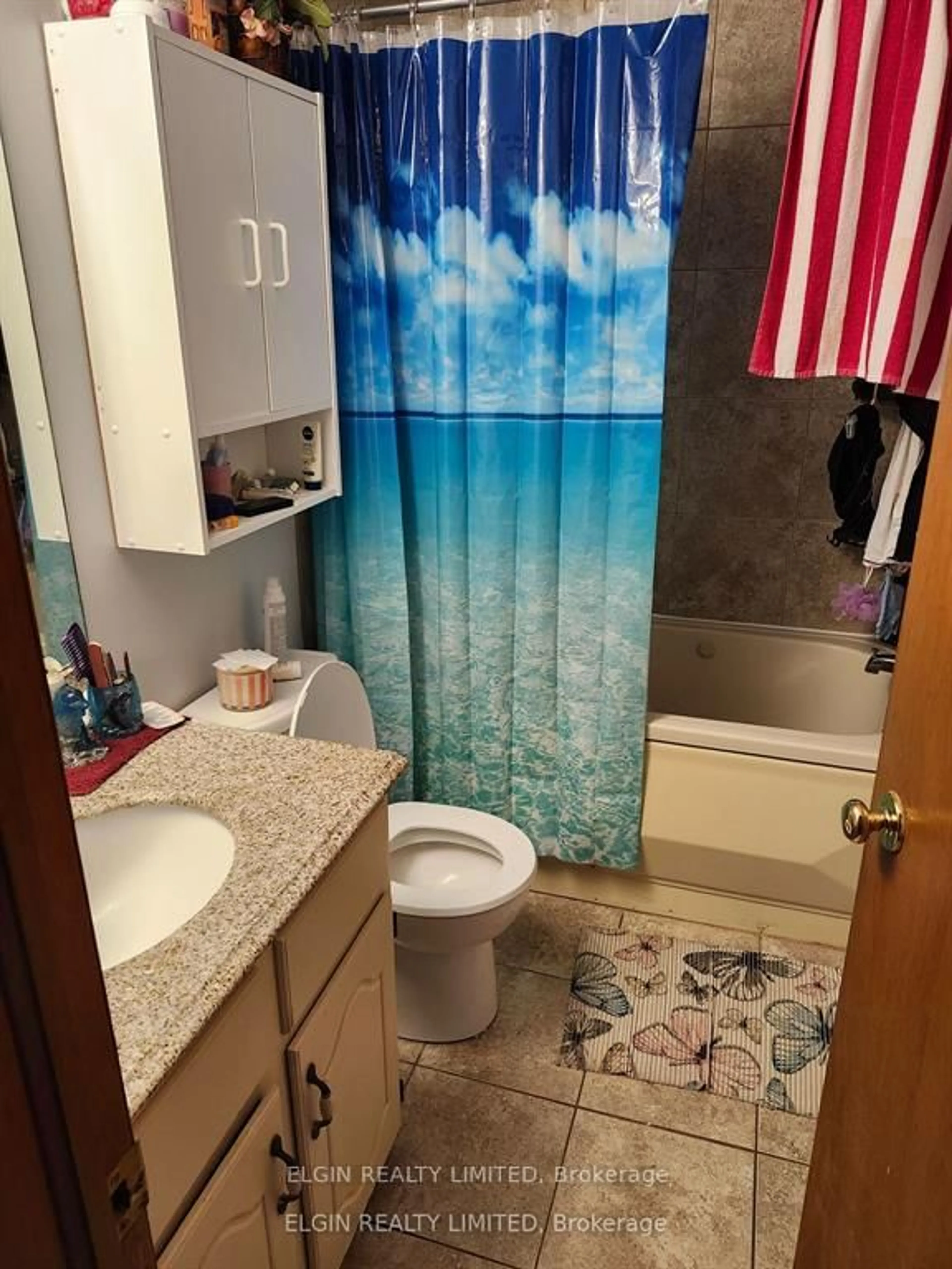 Standard bathroom, unknown for 62 Talbot St, St. Thomas Ontario N5P 1A4