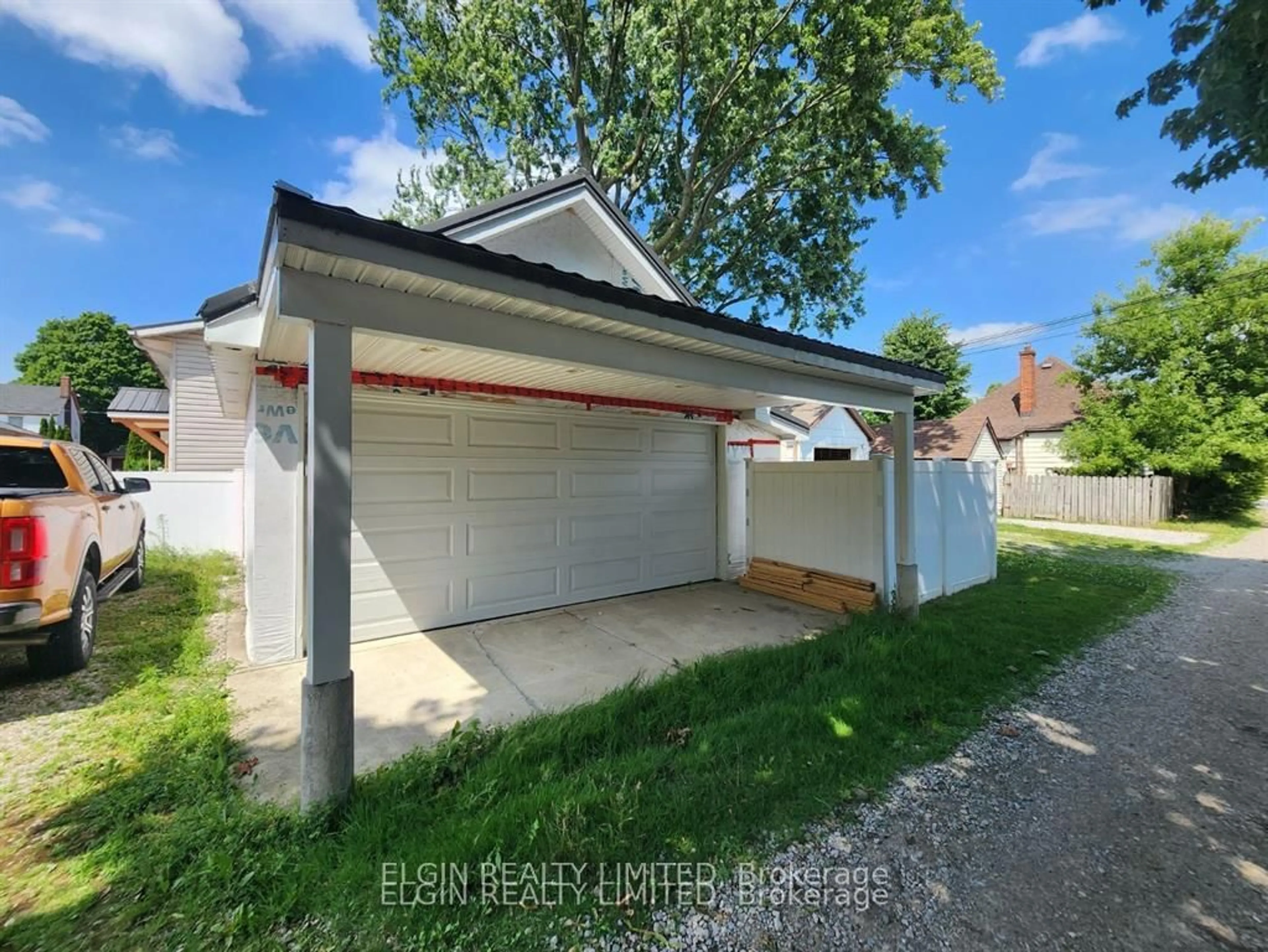 Unknown for 119 Erie St, St. Thomas Ontario N5R 2N1