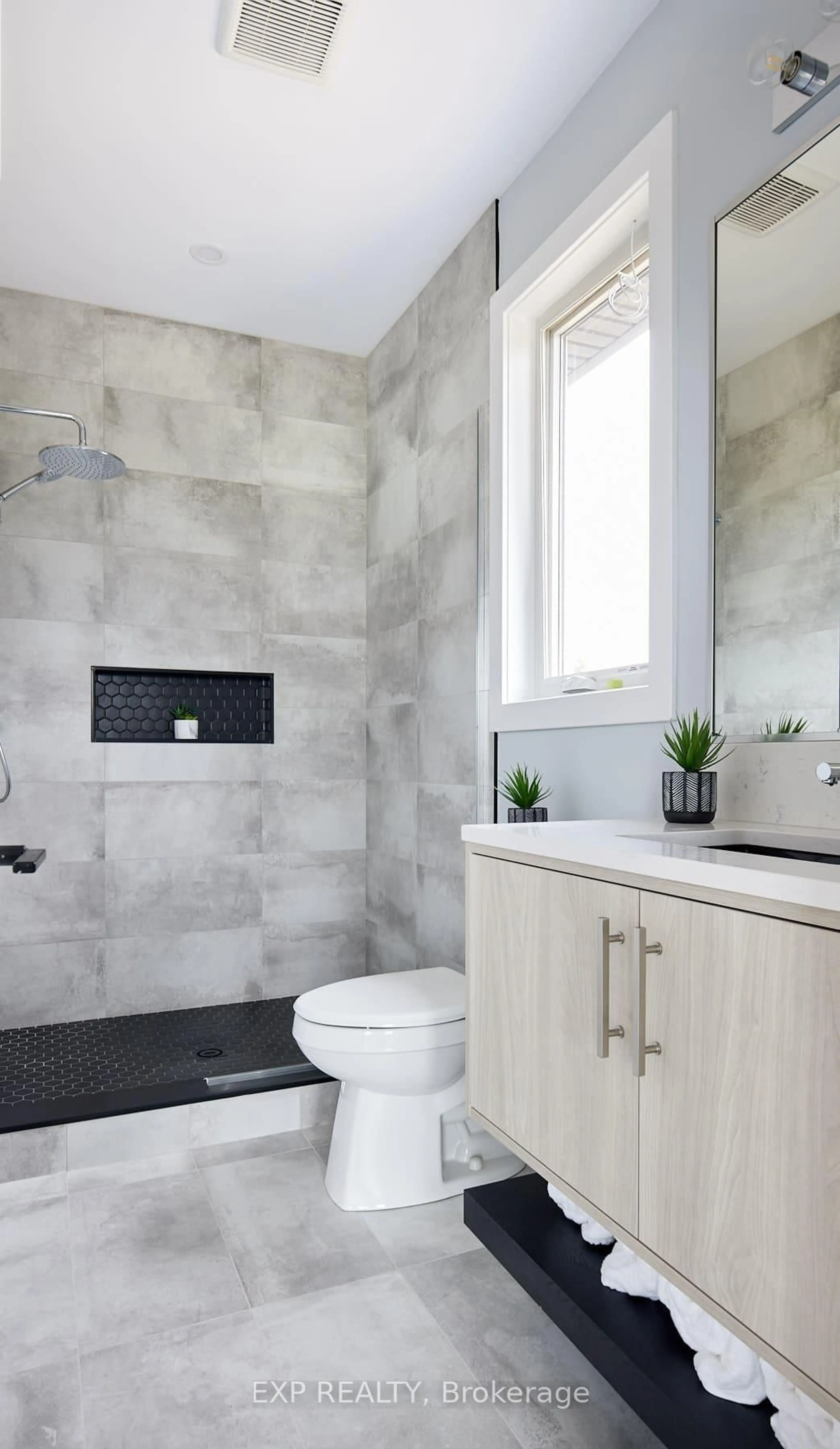 Contemporary bathroom, ceramic/tile floor for 205 Merritt Crt, North Middlesex Ontario N0M 2K0