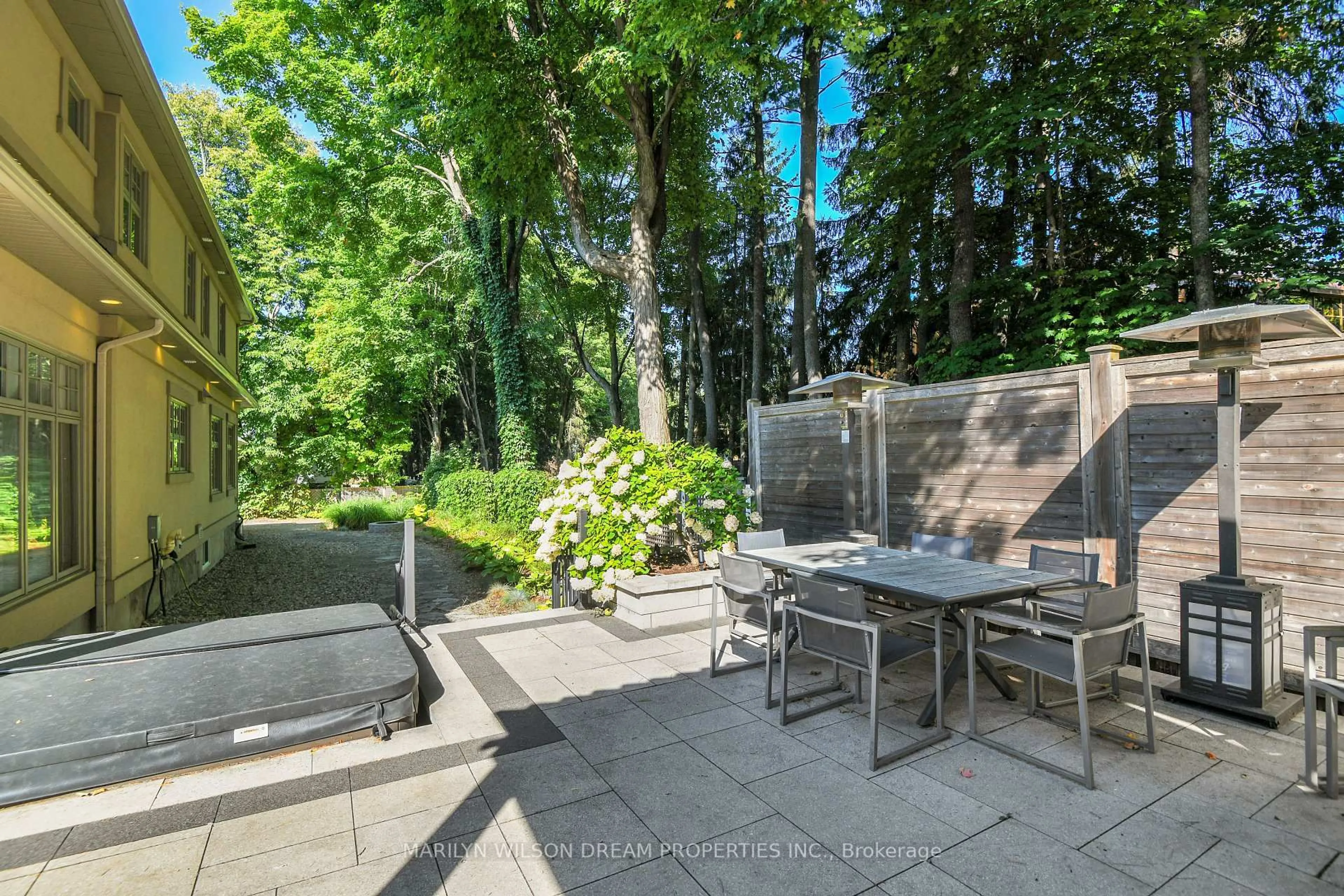 Patio, street for 29 Mackinnon Rd, Ottawa Ontario K1M 0G4