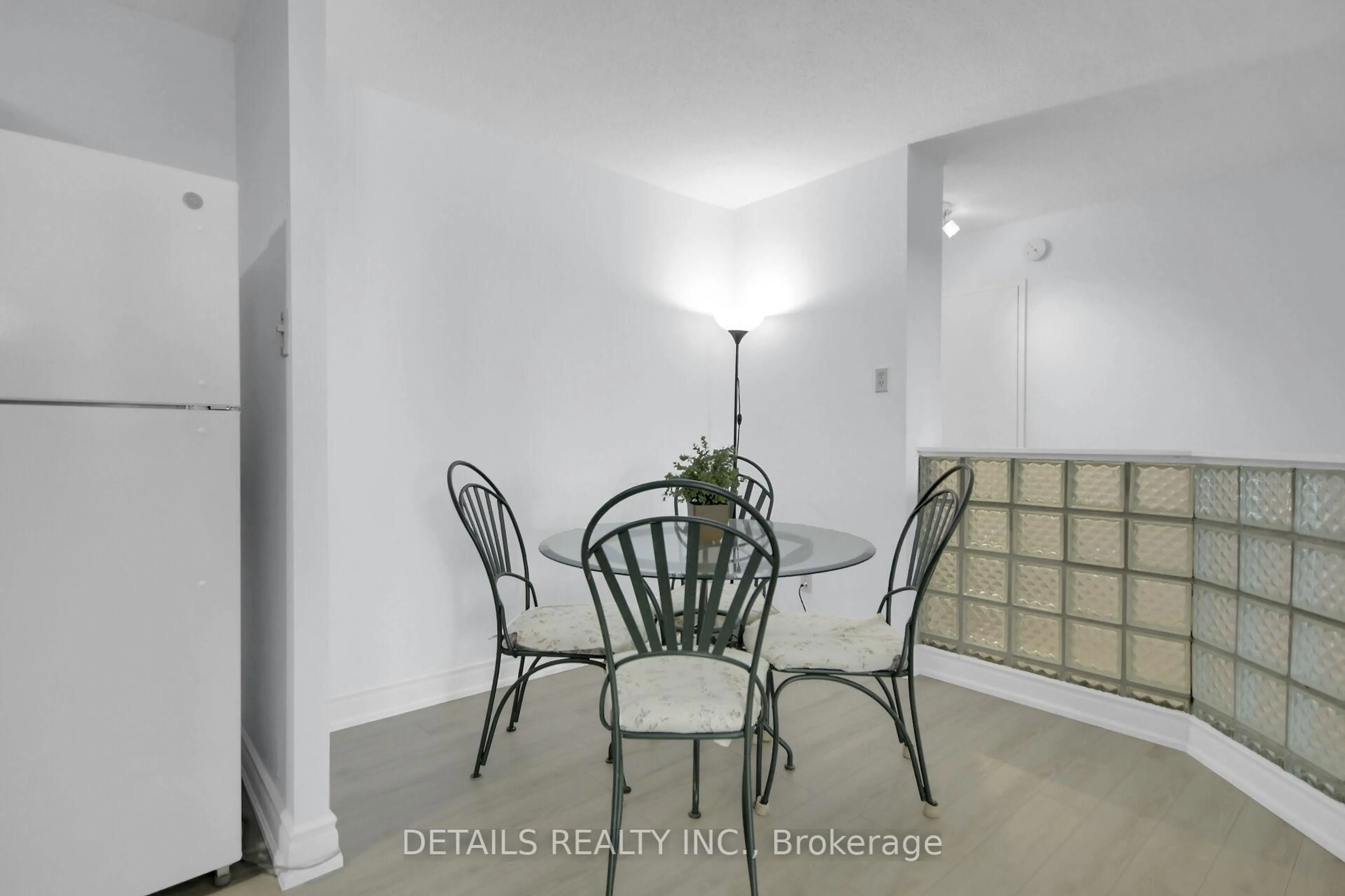 Unknown for 1380 Prince Of Wales Dr #803, Ottawa Ontario K2C 3N5