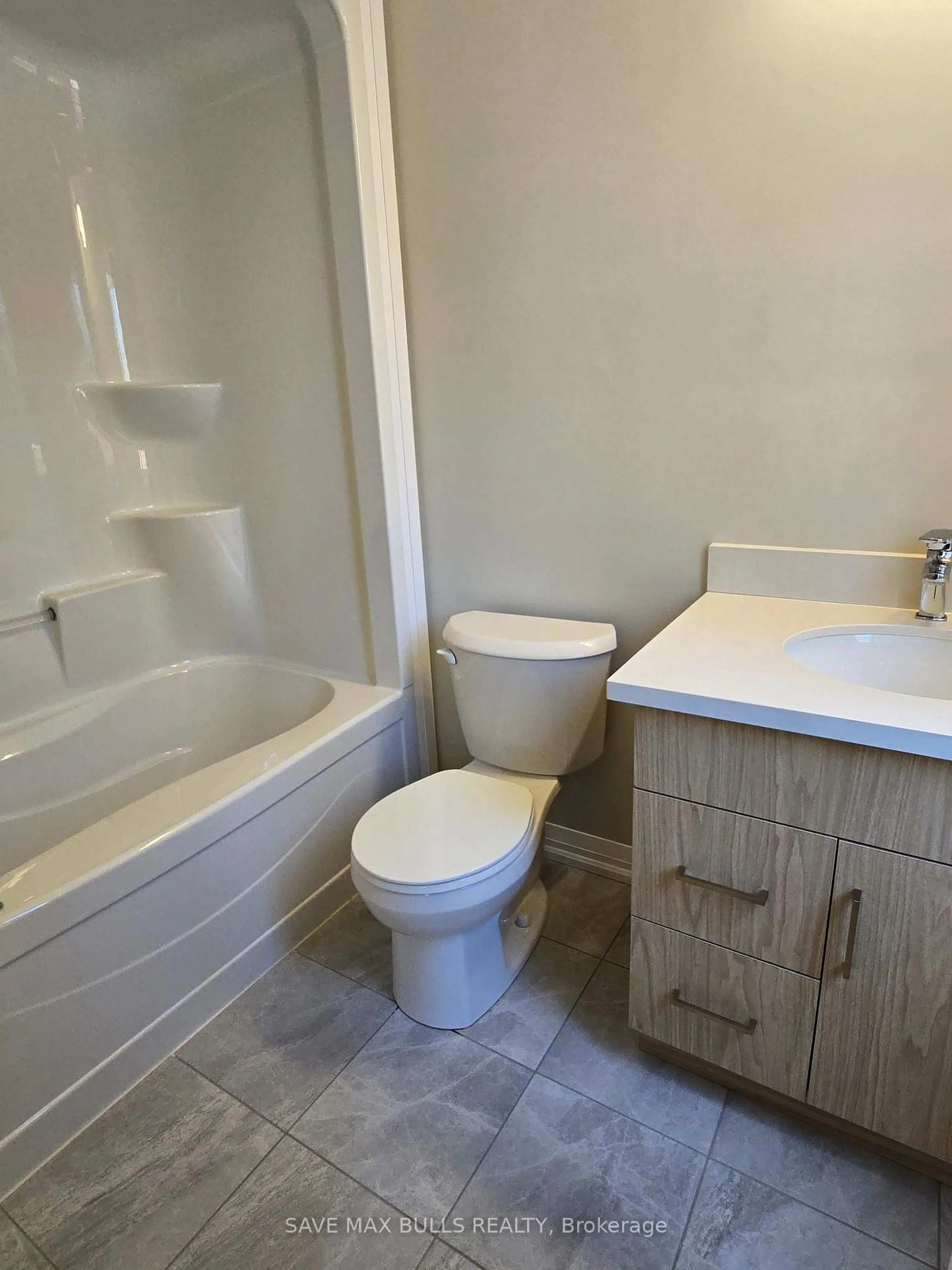 Standard bathroom, unknown for 397 GARRISON Rd #1, Fort Erie Ontario L2A 1N1