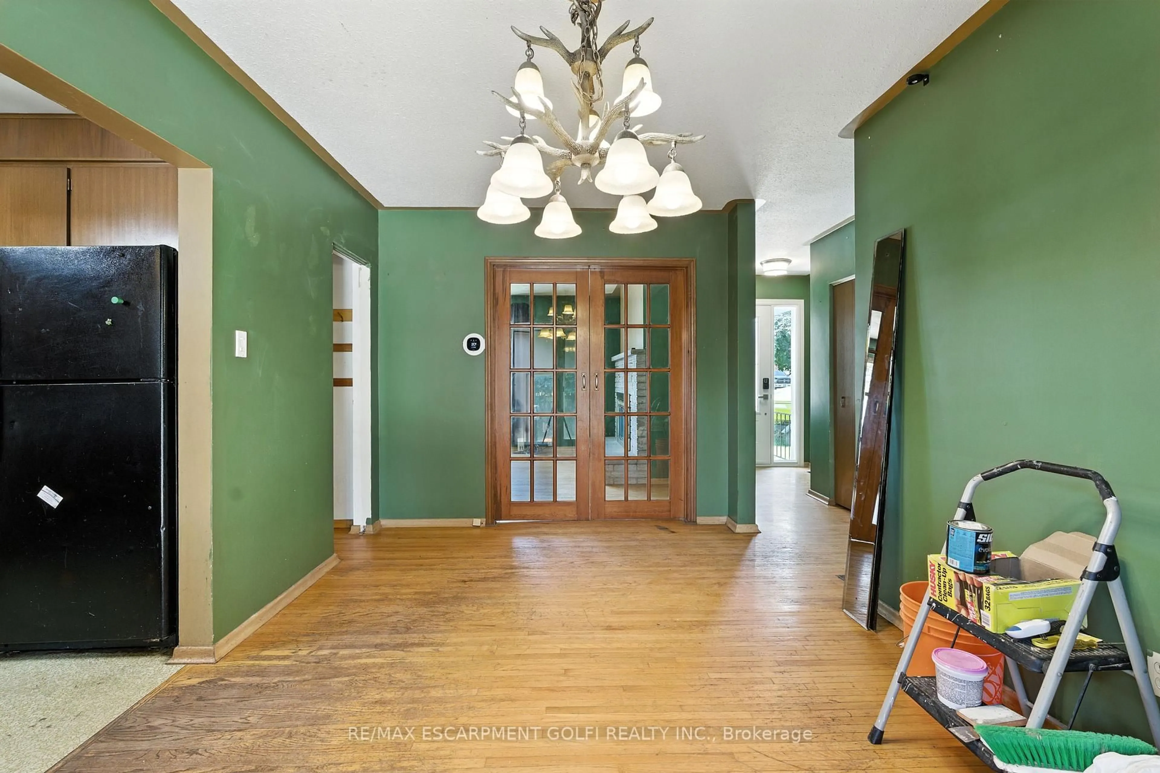 Indoor foyer for 64 WILMOT St, Blandford-Blenheim Ontario N0J 1G0