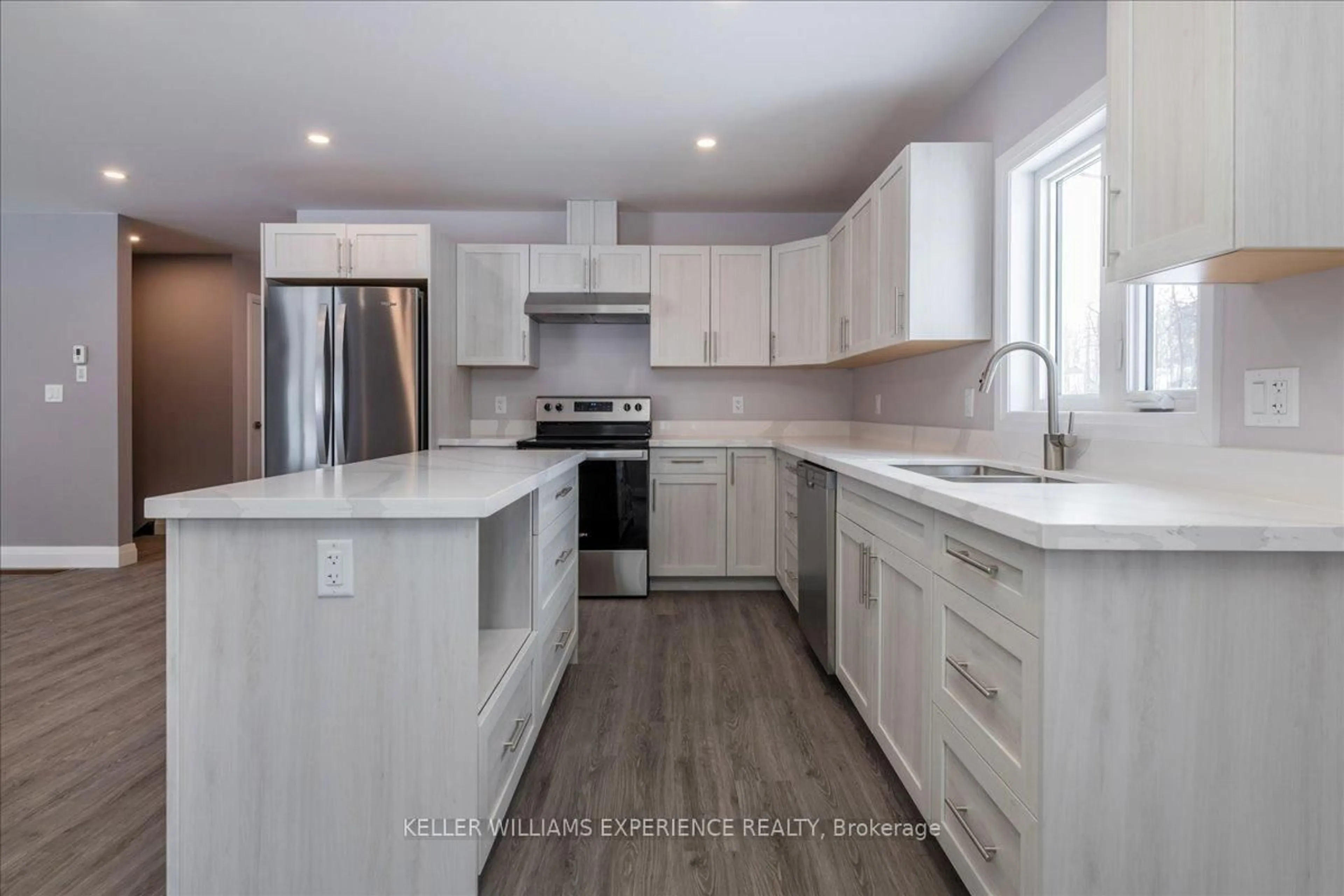Open concept kitchen, unknown for 145 Pine St, Gravenhurst Ontario P1P 1B1