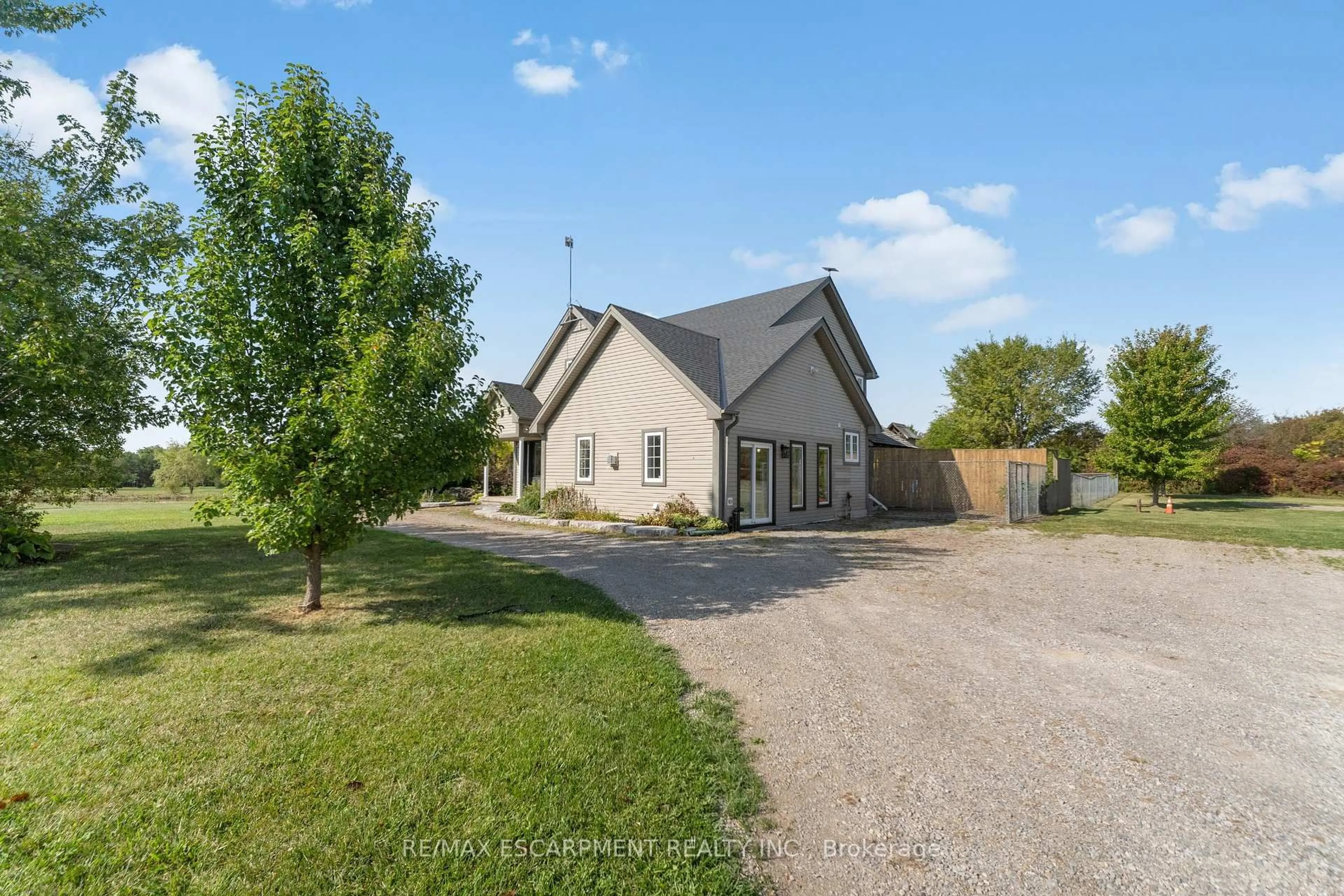 A pic from outside/outdoor area/front of a property/back of a property/a pic from drone, street for 75642 Diltz Rd, Wainfleet Ontario N1A 2W2