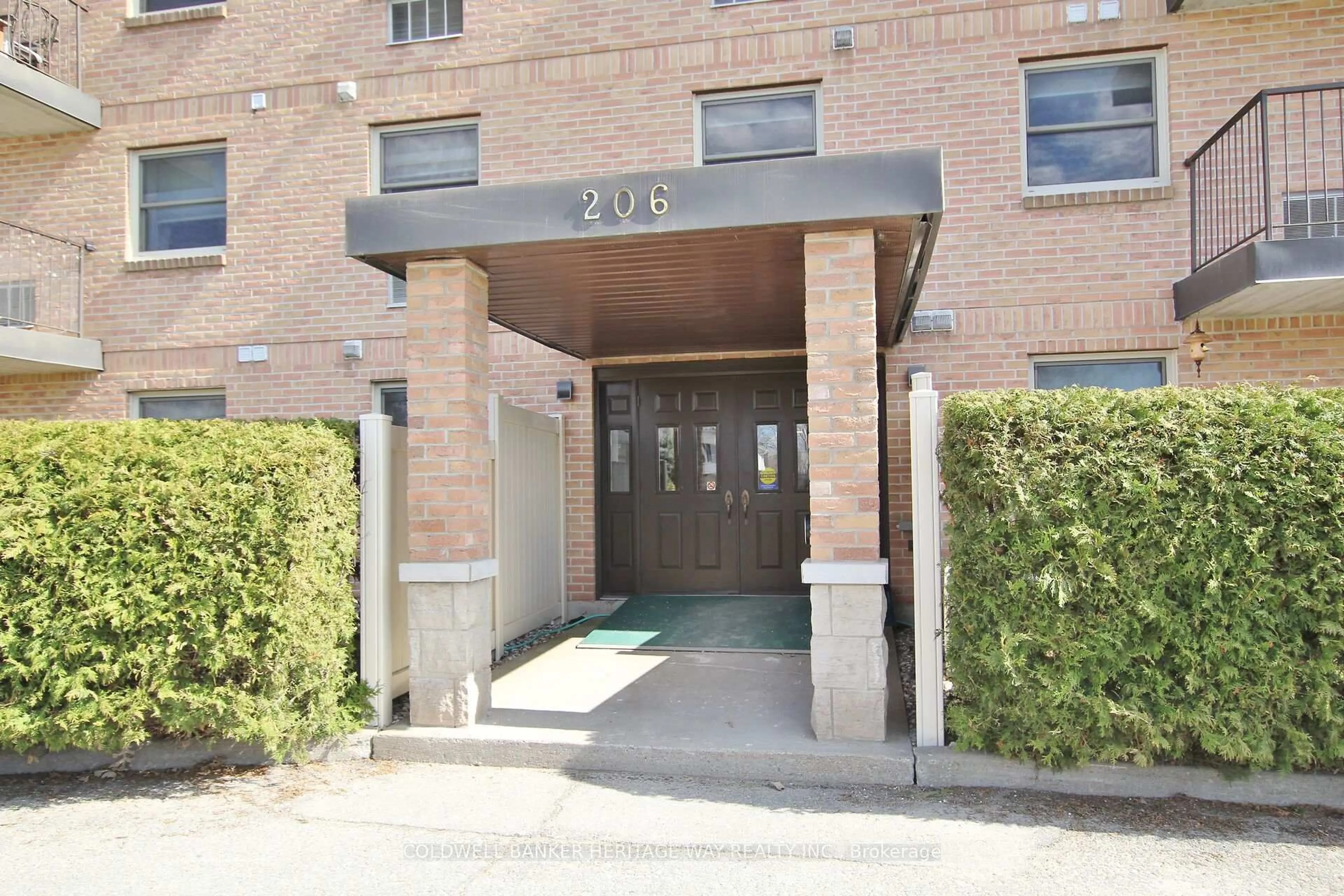 Indoor foyer for 206 Woodward St #405, Carleton Place Ontario K7C 4E9