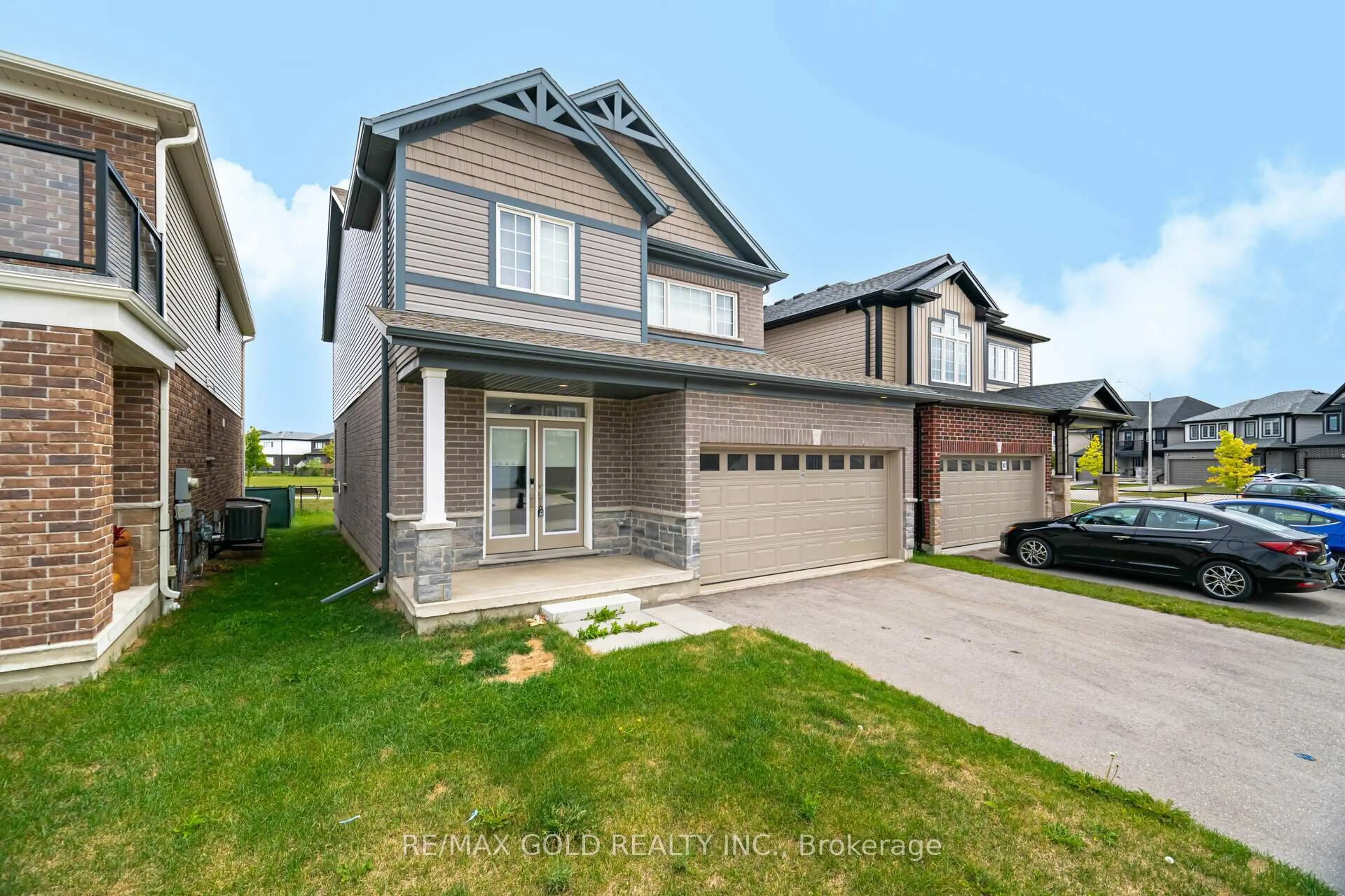 Home with vinyl exterior material, street for 46 Beauchamp Dr, Cambridge Ontario N1S 0A8