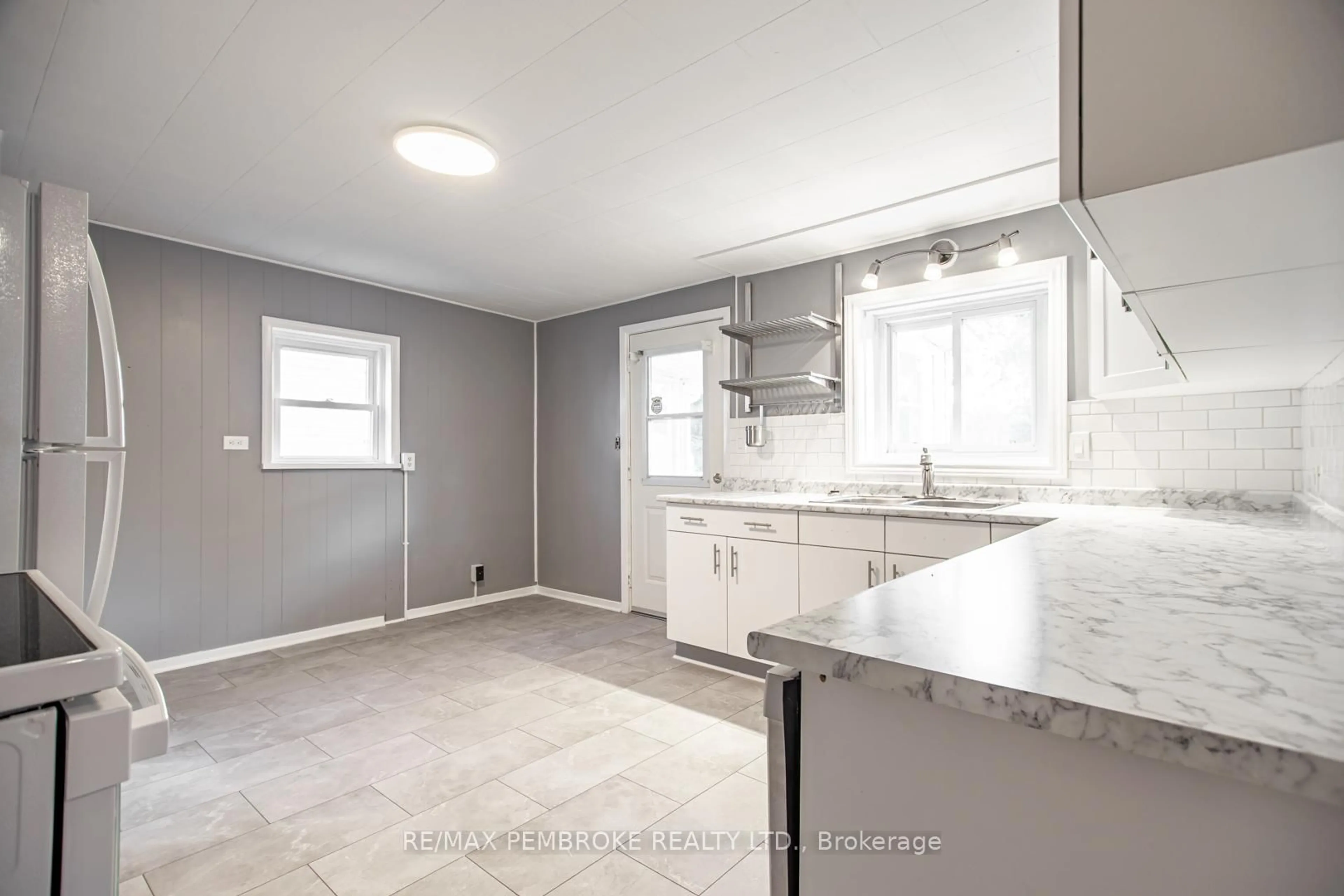 Open concept kitchen, ceramic/tile floor for 507 Moore St, Renfrew Ontario K7V 1M2