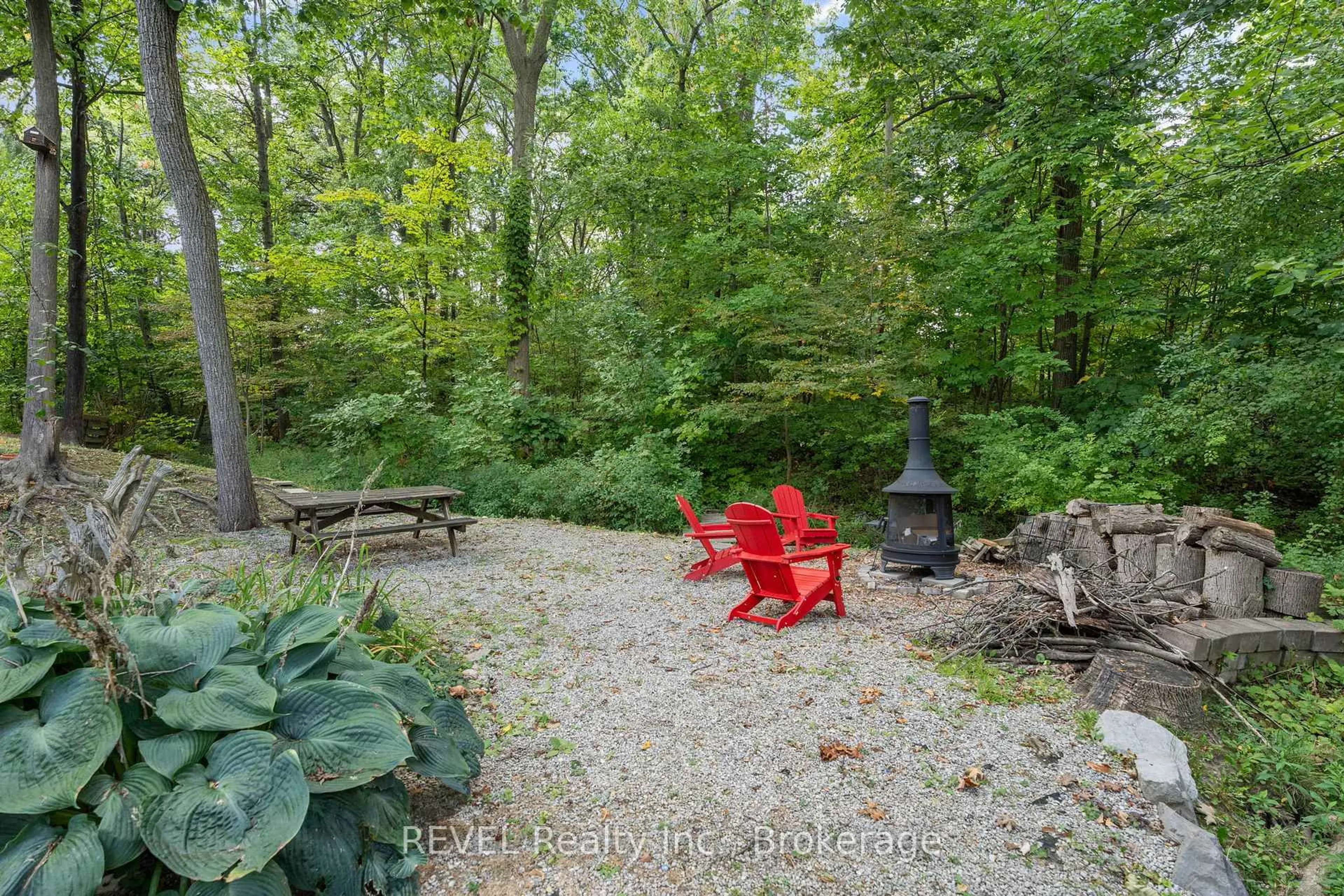Patio, forest/trees view for 10 Woodington Cres, St. Catharines Ontario L2T 3T7