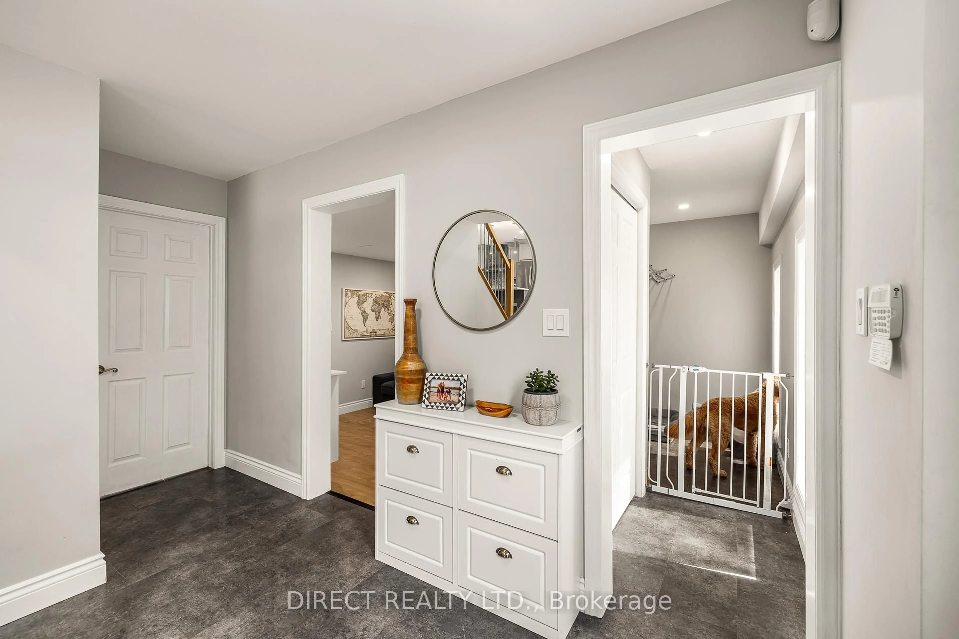 Indoor entryway for 15 Lea Ave, Quinte West Ontario K8R 1G2