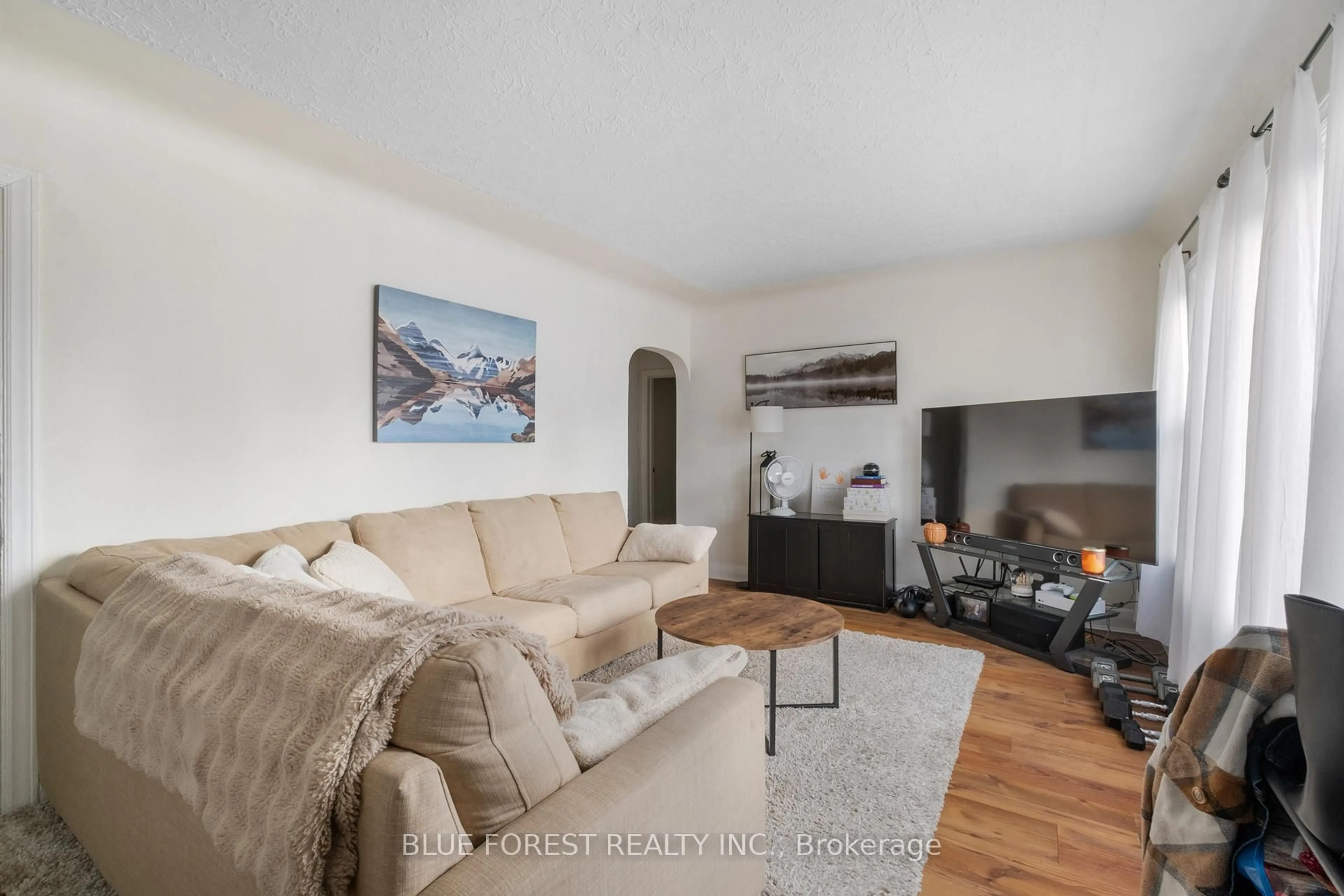 Living room with furniture, unknown for 464 Ontario St, London East Ontario N5W 3X2