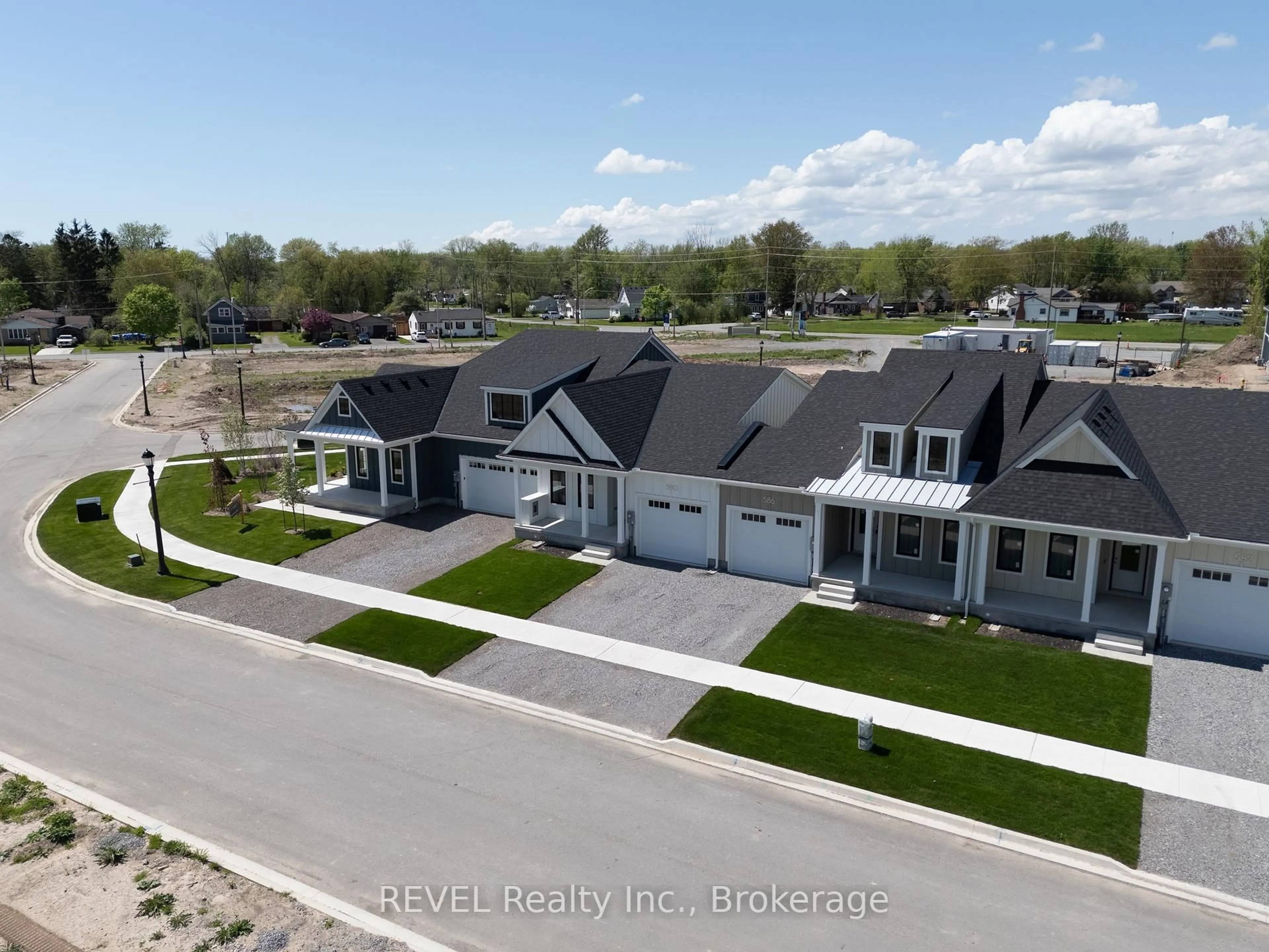 A pic from outside/outdoor area/front of a property/back of a property/a pic from drone, street for 70B Seneca Dr, Fort Erie Ontario L2A 1C2
