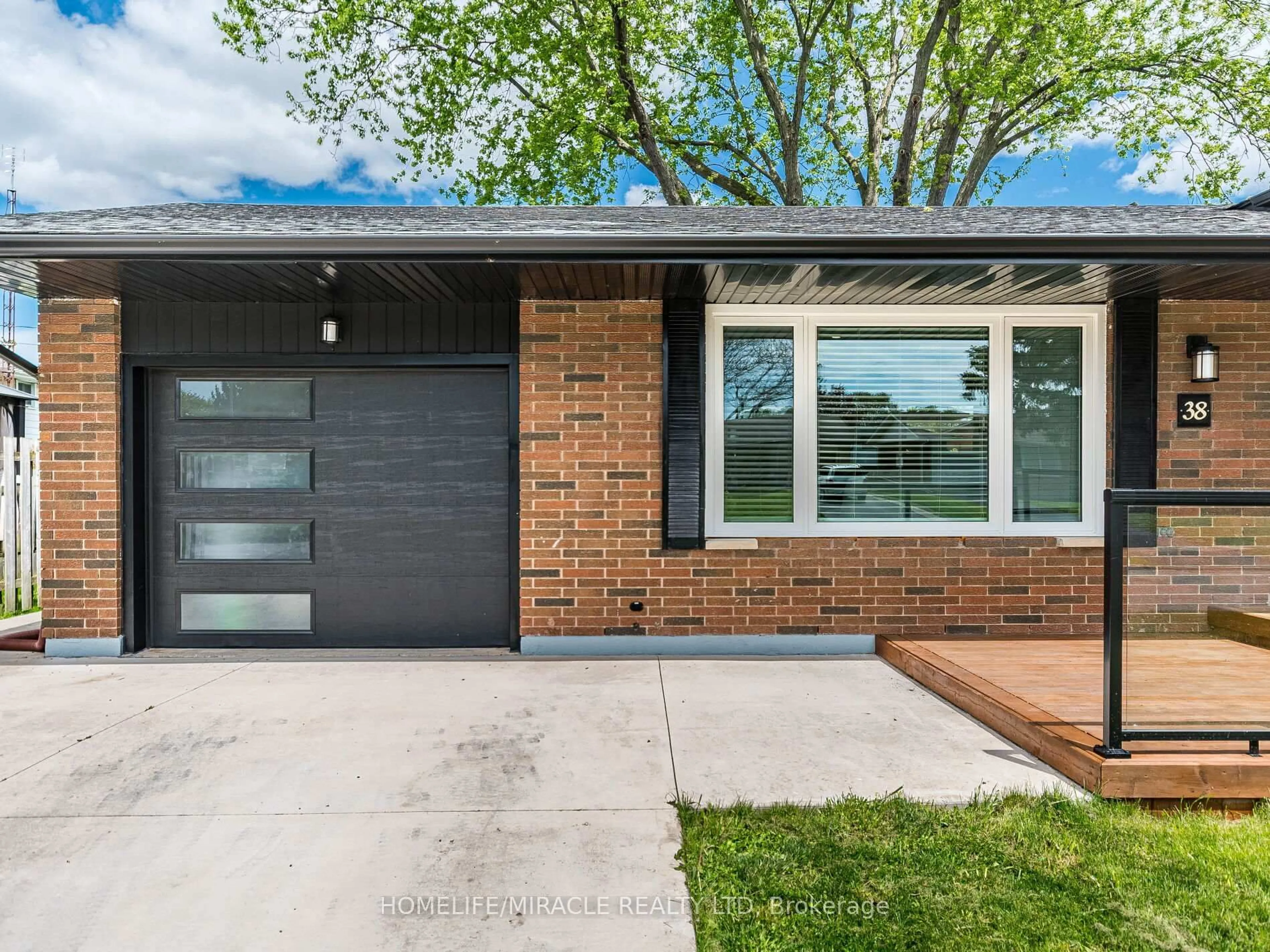 Home with brick exterior material, street for 38 Martha Crt, Welland Ontario L3C 4N2