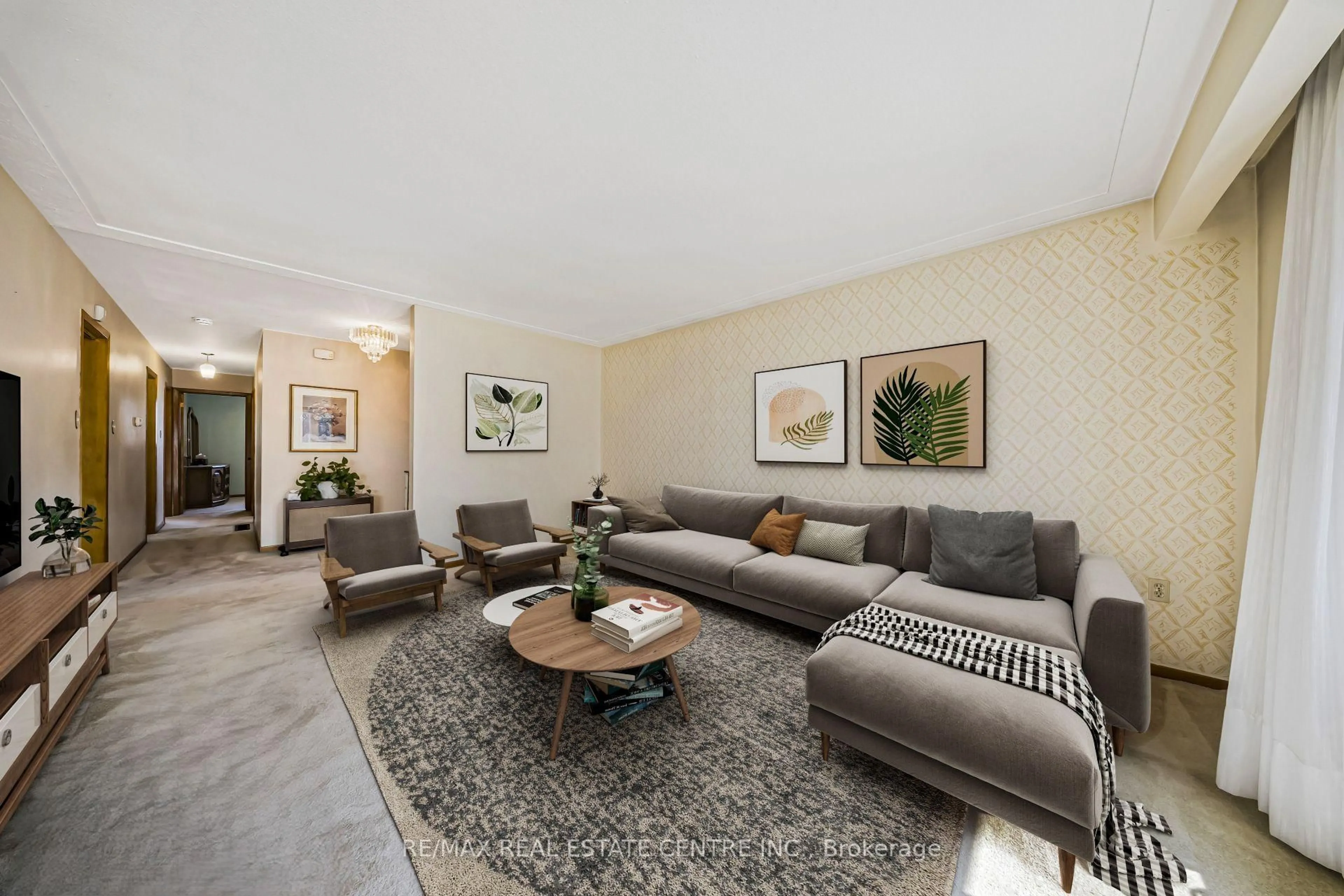 Living room with furniture, unknown for 103 Forest Hill Cres, Hamilton Ontario L8K 5V3