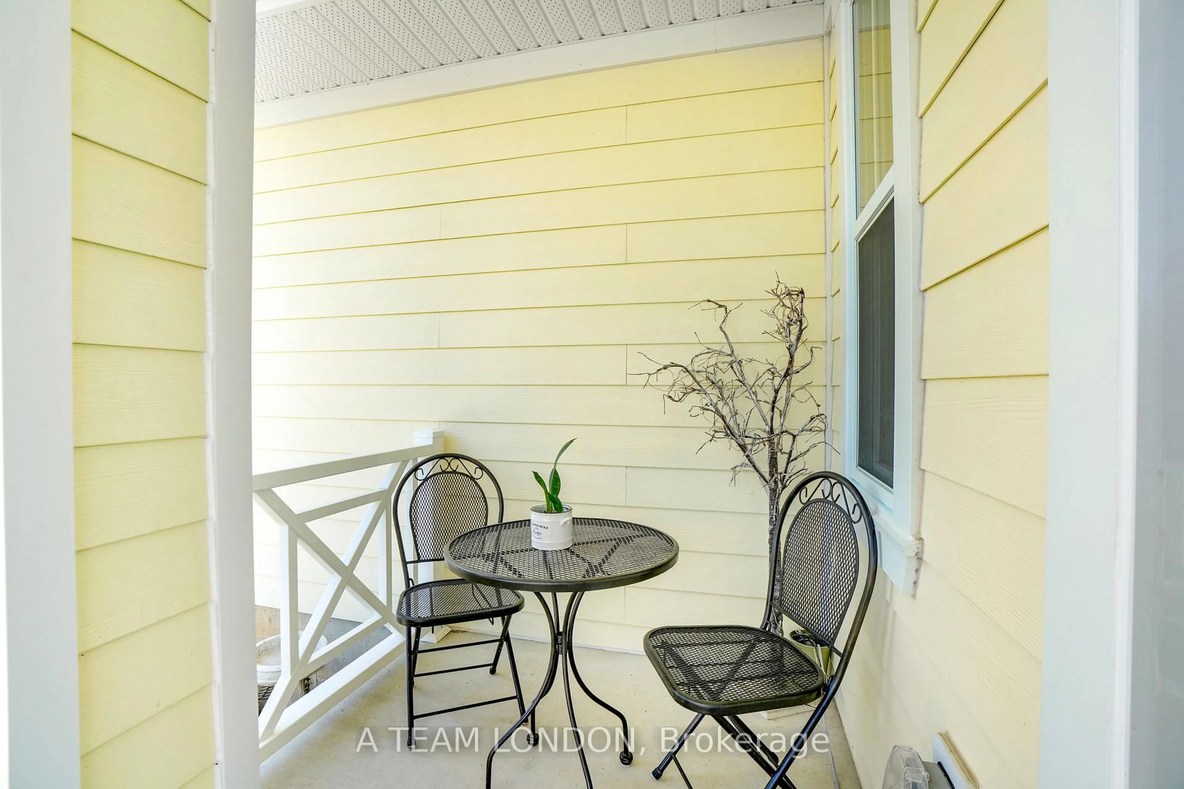 Patio, street for 35 Regatta Way, Central Elgin Ontario N5L 0B6