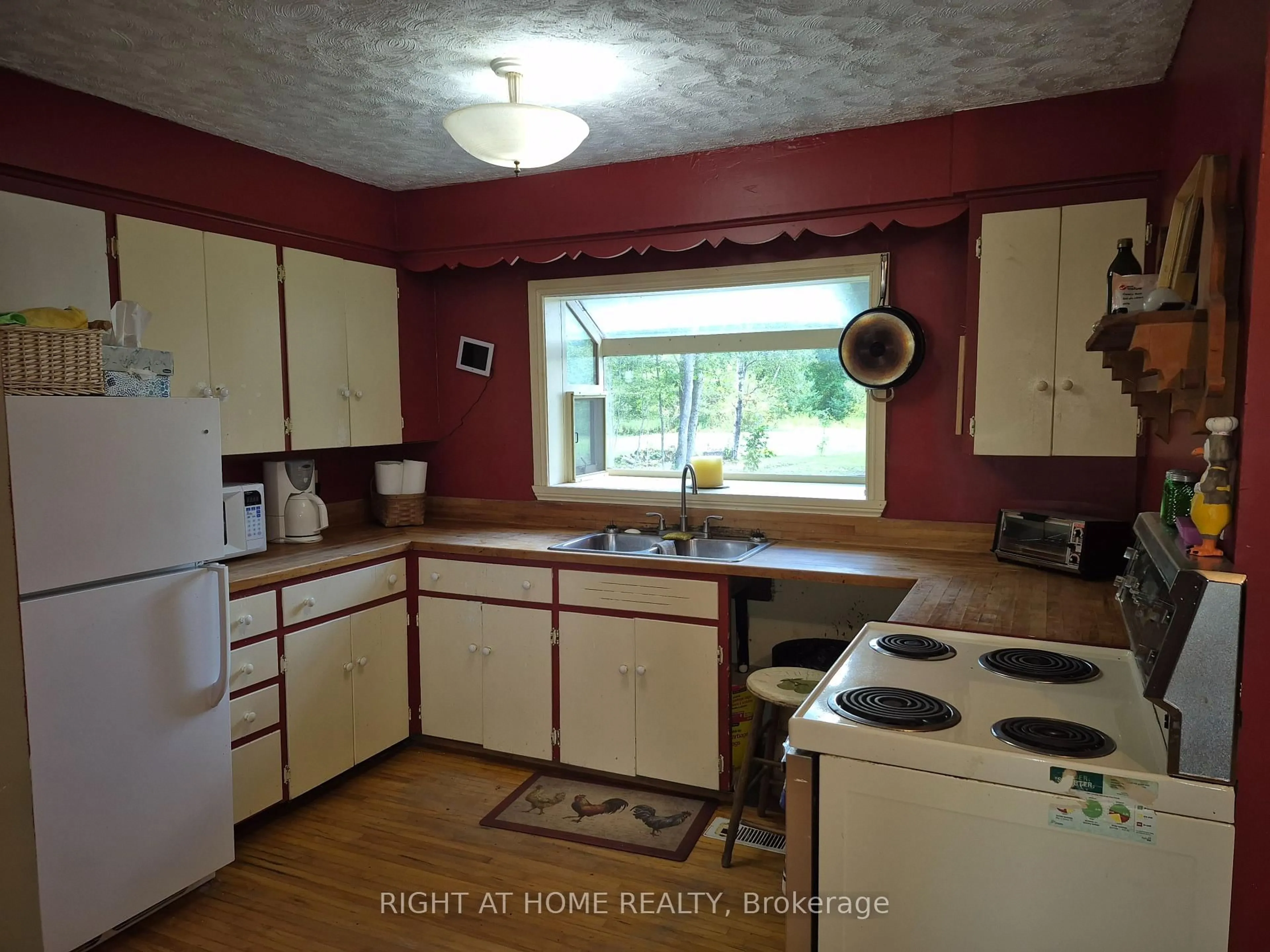 Standard kitchen, unknown for 326 Calabogie Rd, Arnprior Ontario K7S 3G8