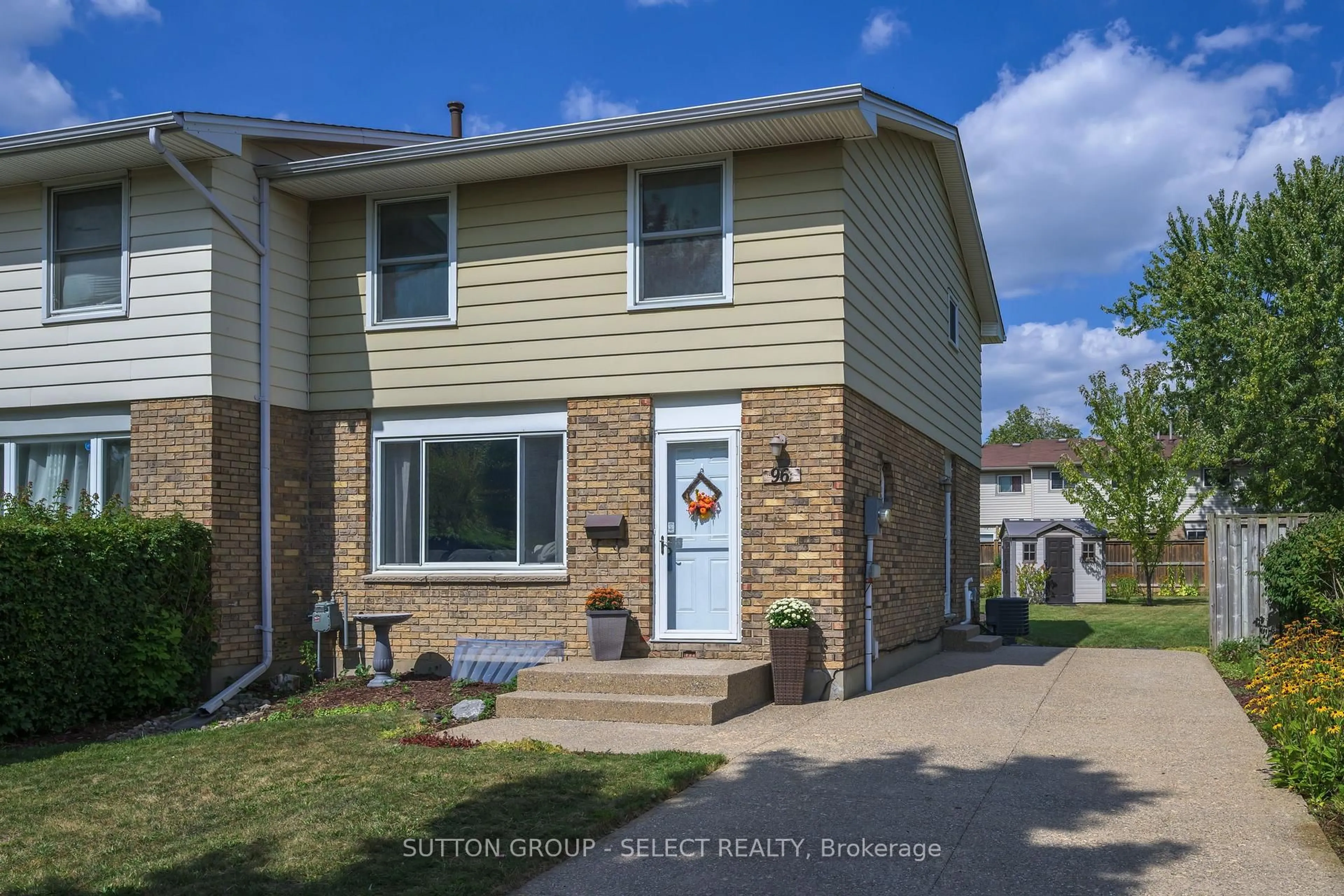 Home with vinyl exterior material, street for 96 Elvira Cres, London South Ontario N6E 2P5