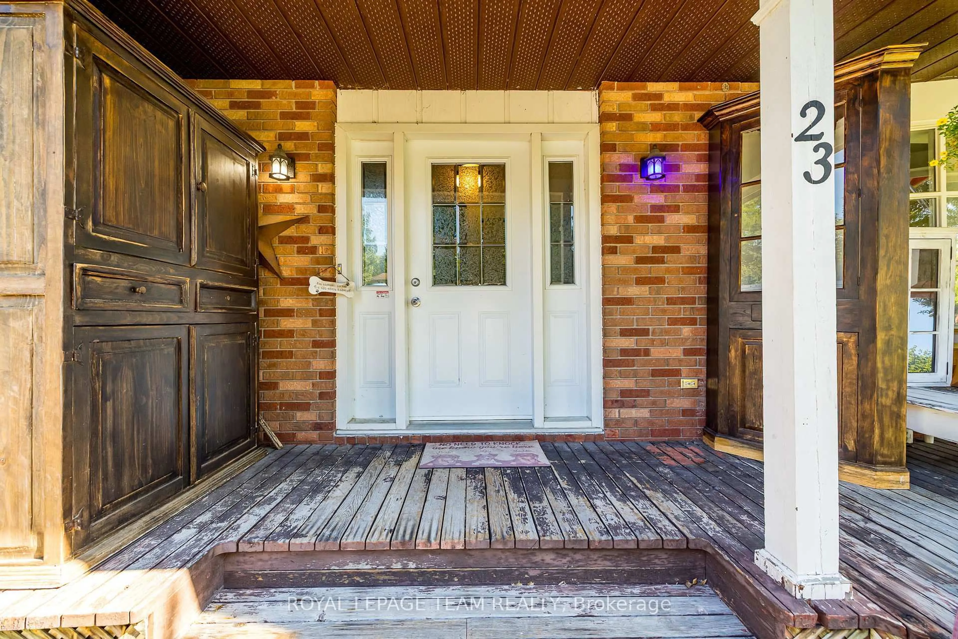 Indoor entryway for 23 Butterfield Rd, Munster Ontario K0A 3P0