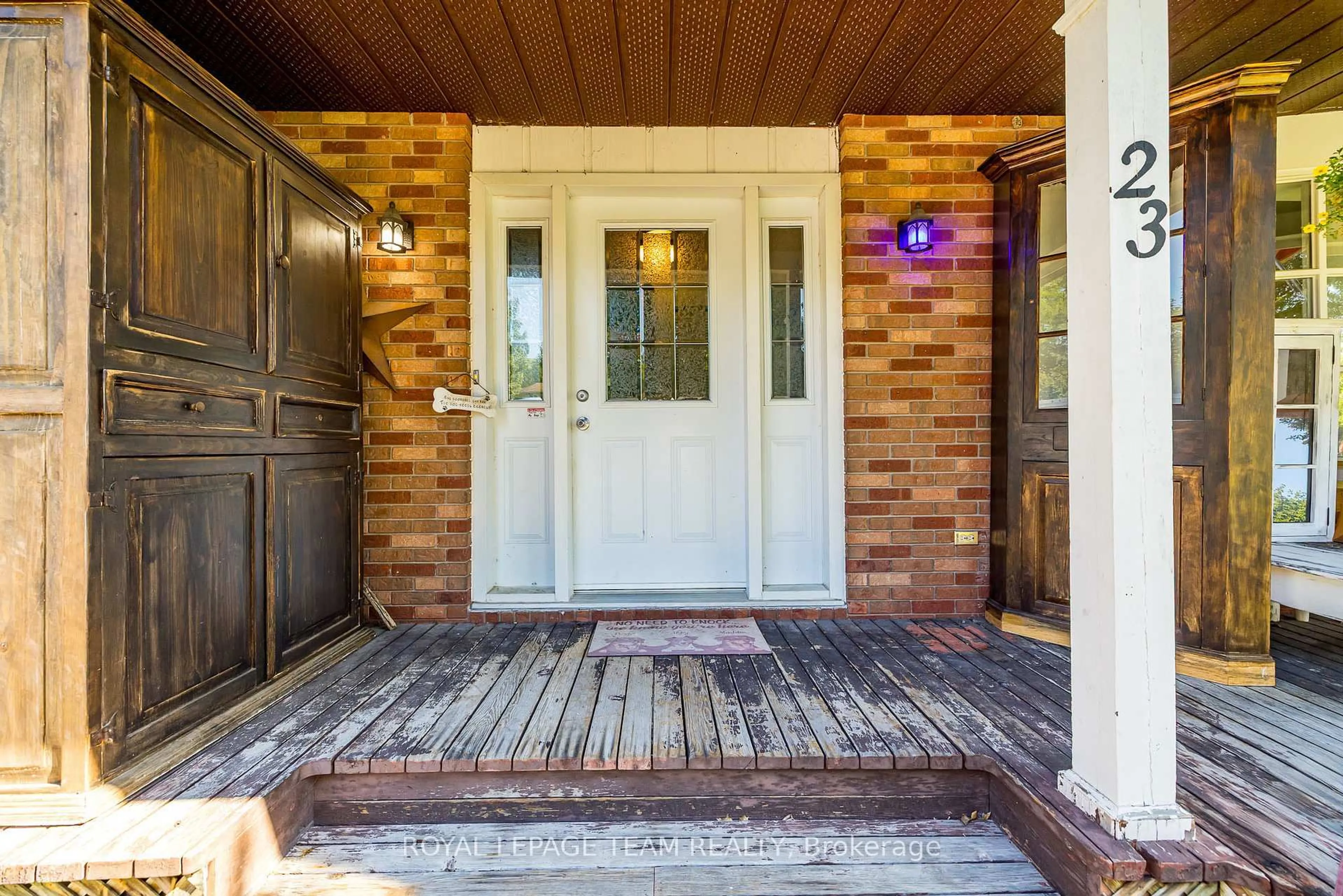 Indoor entryway for 23 Butterfield Rd, Munster Ontario K0A 3P0