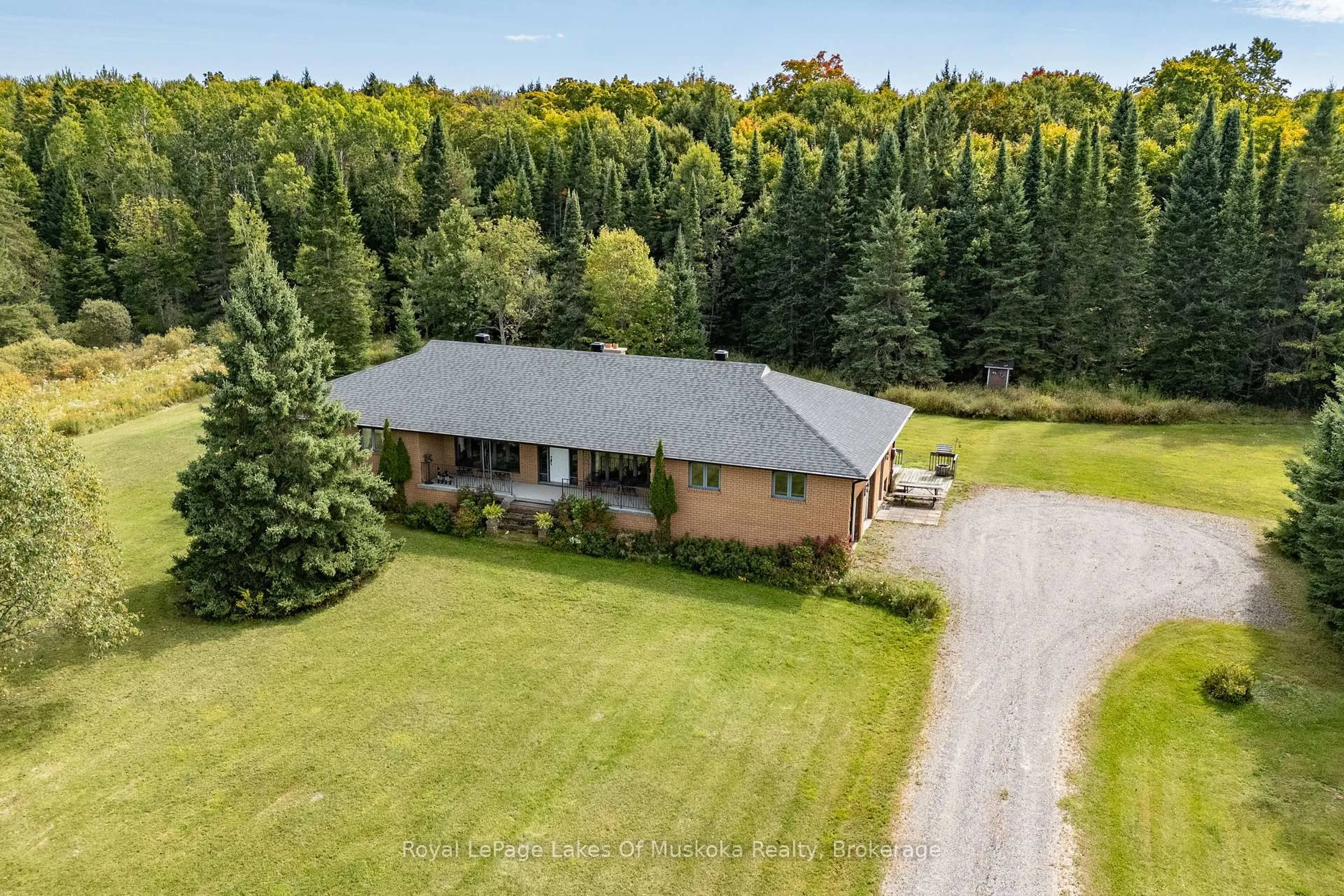 A pic from outside/outdoor area/front of a property/back of a property/a pic from drone, unknown for 1419 Beatrice Townline Rd, Muskoka Lakes Ontario P1L 1X4