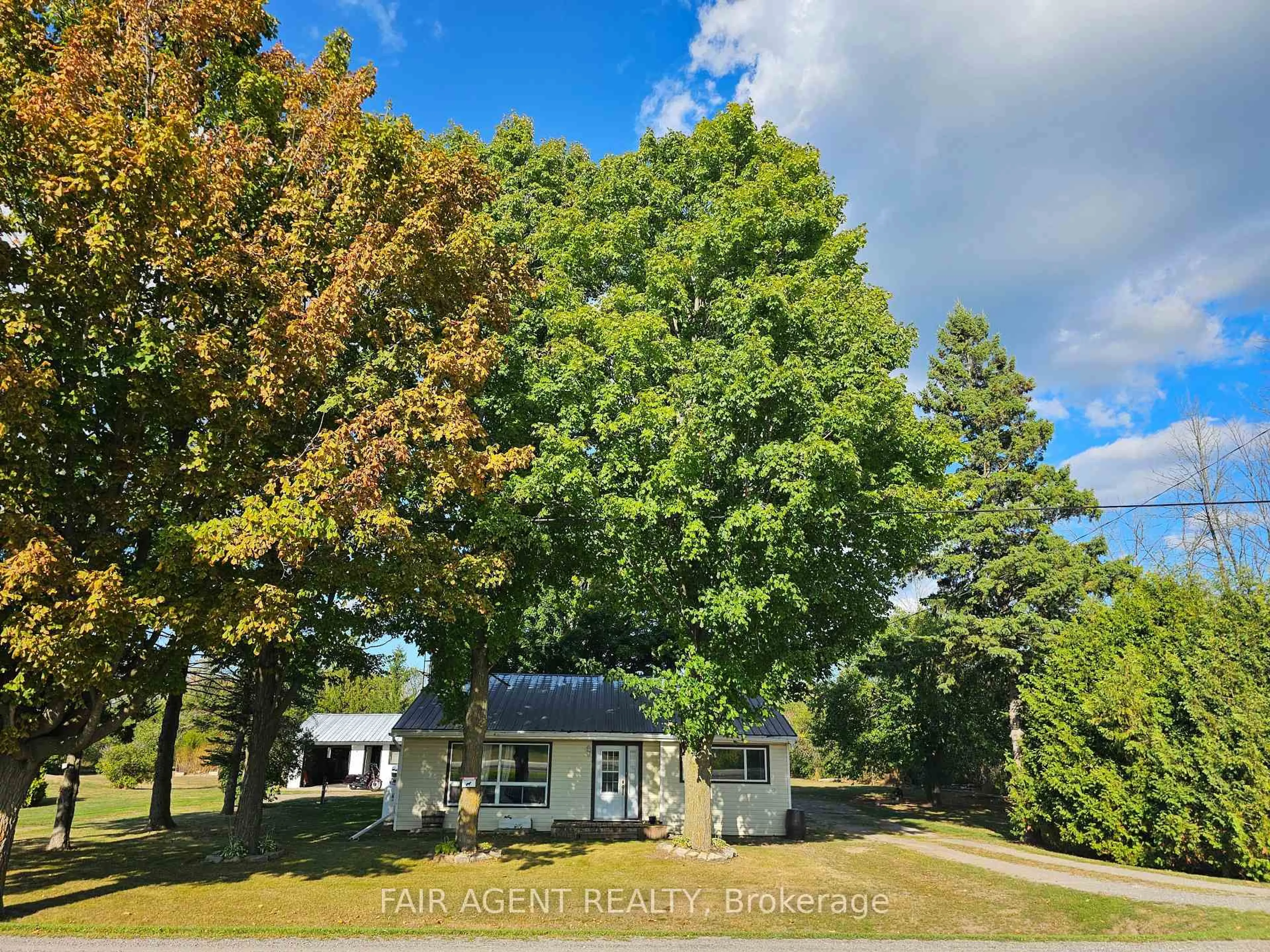 A pic from outside/outdoor area/front of a property/back of a property/a pic from drone, unknown for 7861 COUNTY ROAD 6 Rd, Elizabethtown-Kitley Ontario K0G 1R0