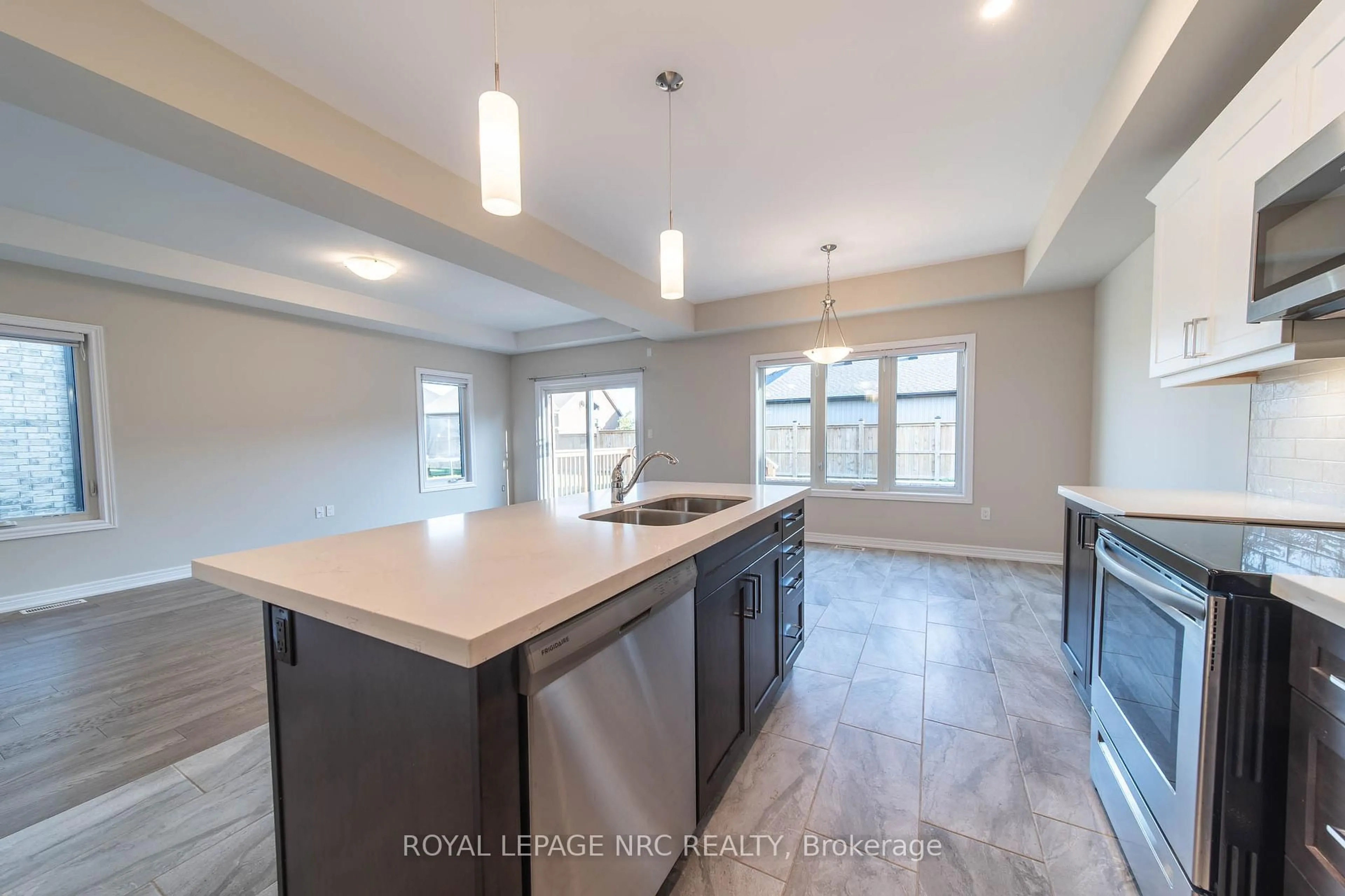 Open concept kitchen, unknown for 1217 Uppers Lane, Thorold Ontario L0S 1A0