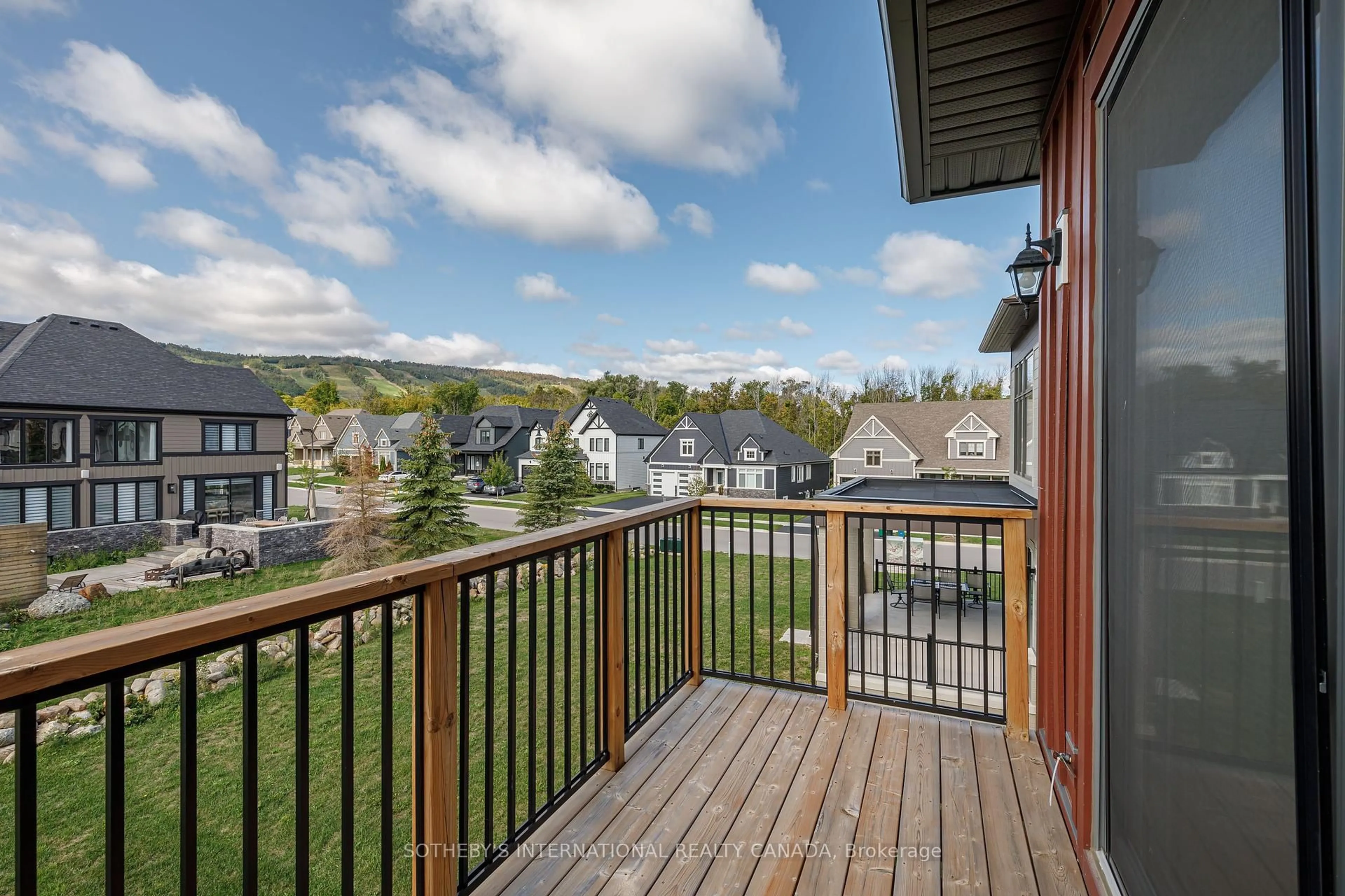 Patio, unknown for 103 Stoneleigh Dr, Blue Mountains Ontario L9Y 4P5