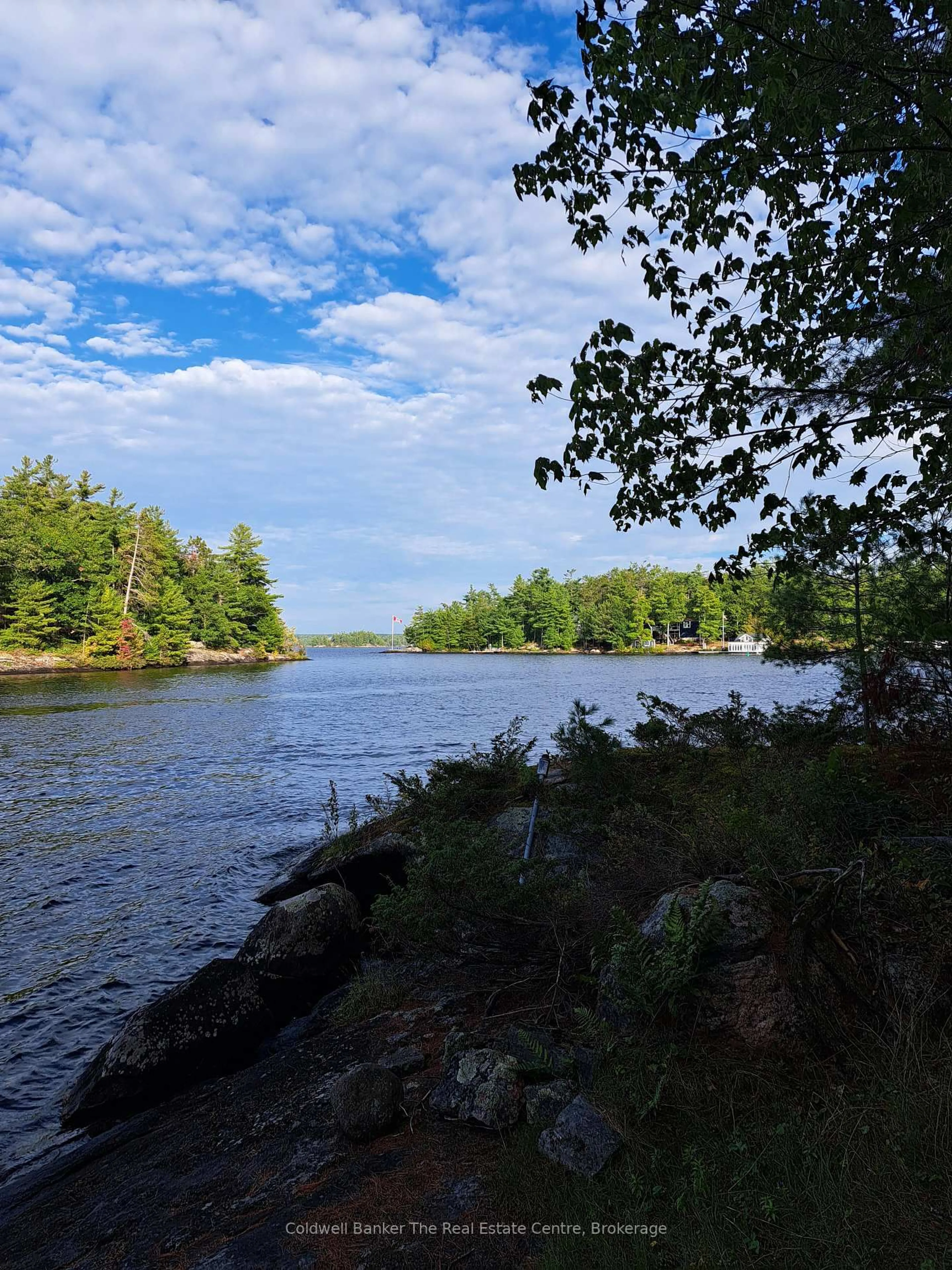 A pic of a room for 1355 Narrows Rd, Gravenhurst Ontario P1P 1R3