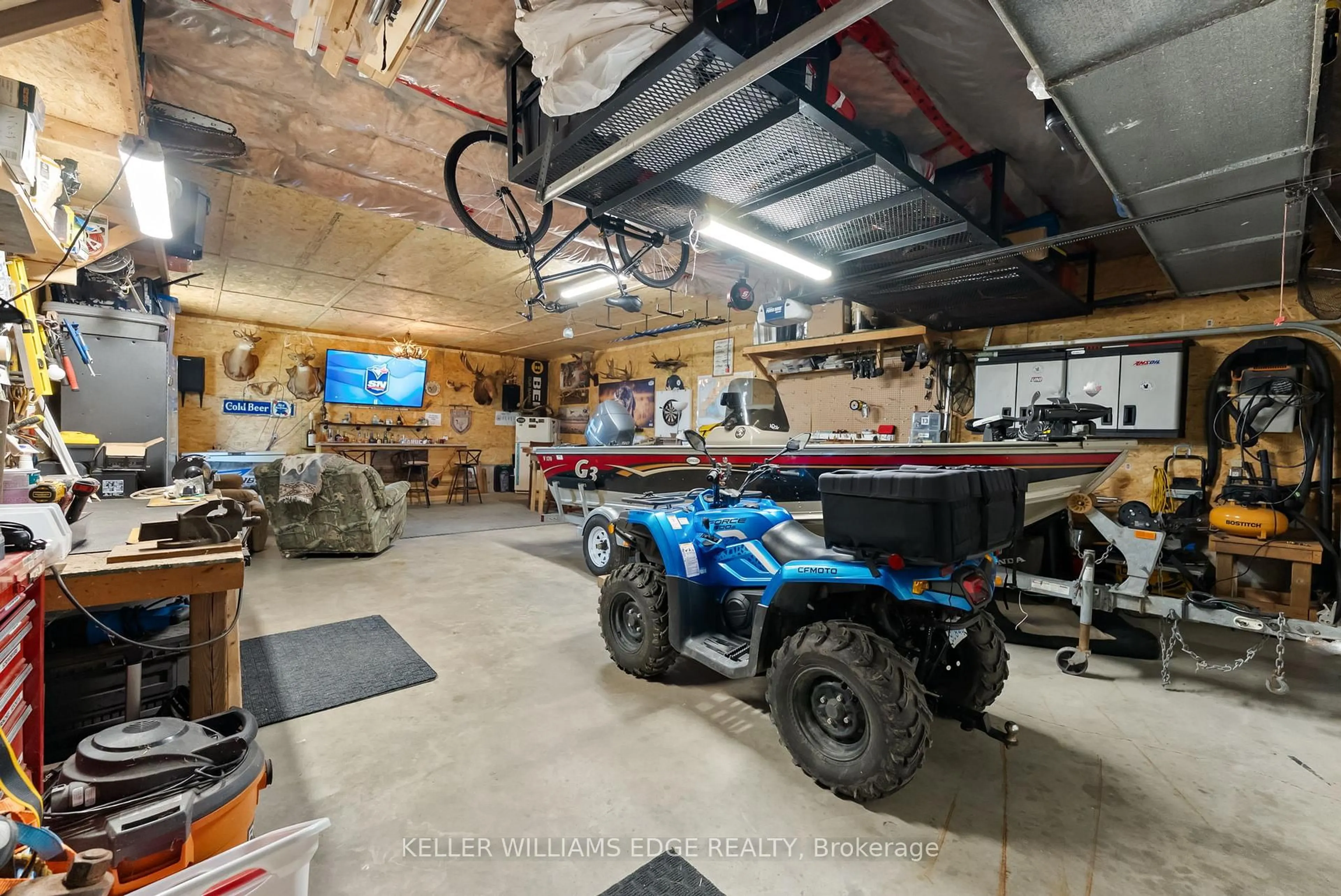 Indoor garage for 1175 Lakeshore Rd, Haldimand Ontario N0A 1P0