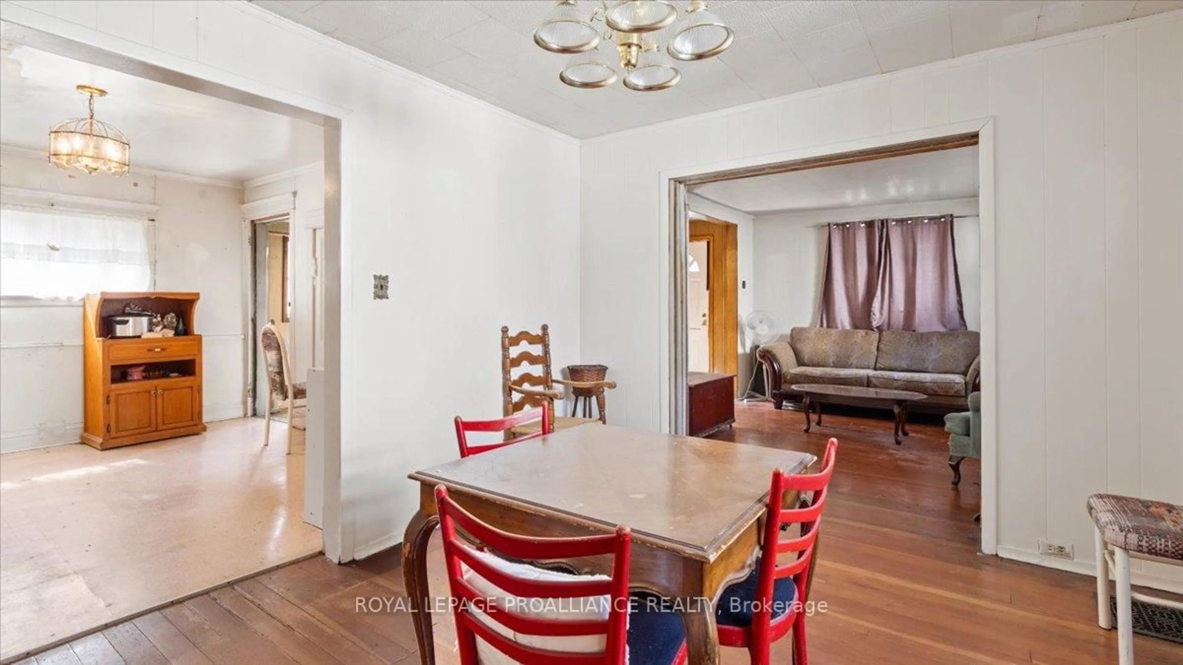 Dining room, unknown for 51 1/2 North Front St, Belleville Ontario K8P 3B2