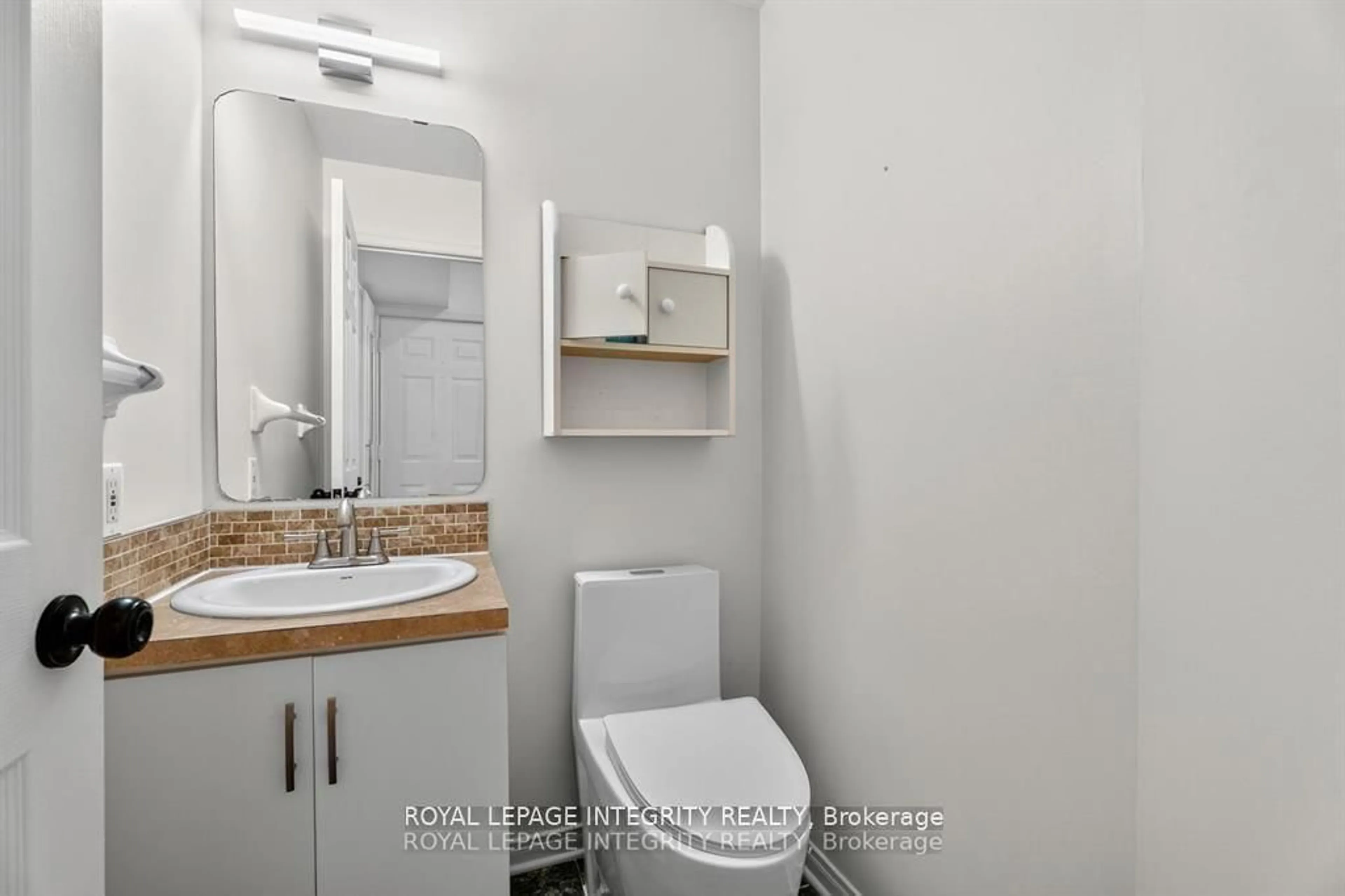 Standard bathroom, unknown for 3700 Rivergate Way, Ottawa Ontario K1V 1K1