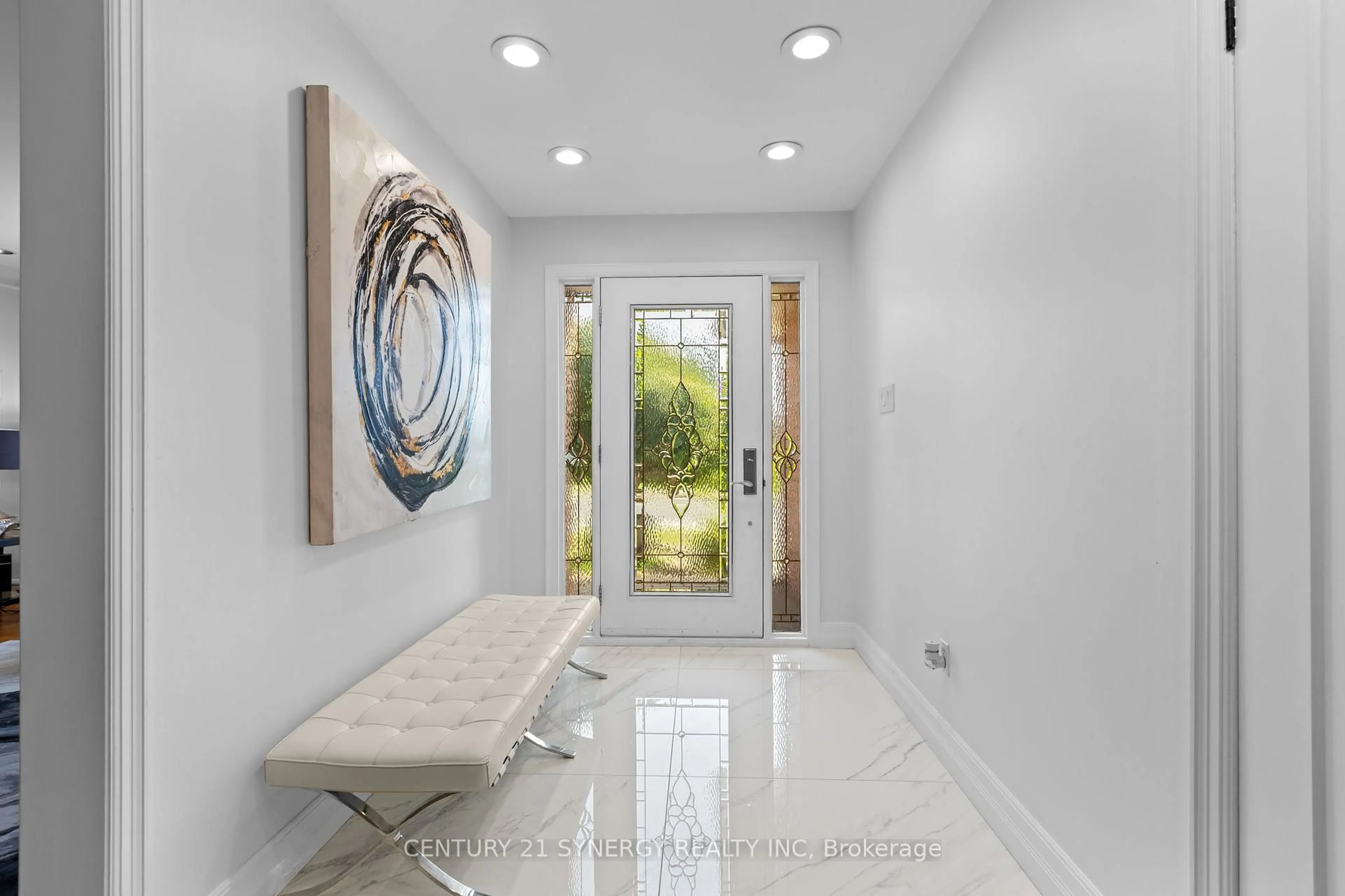 Indoor entryway for 711 Merkley Dr, Orleans Ontario K4A 2T7