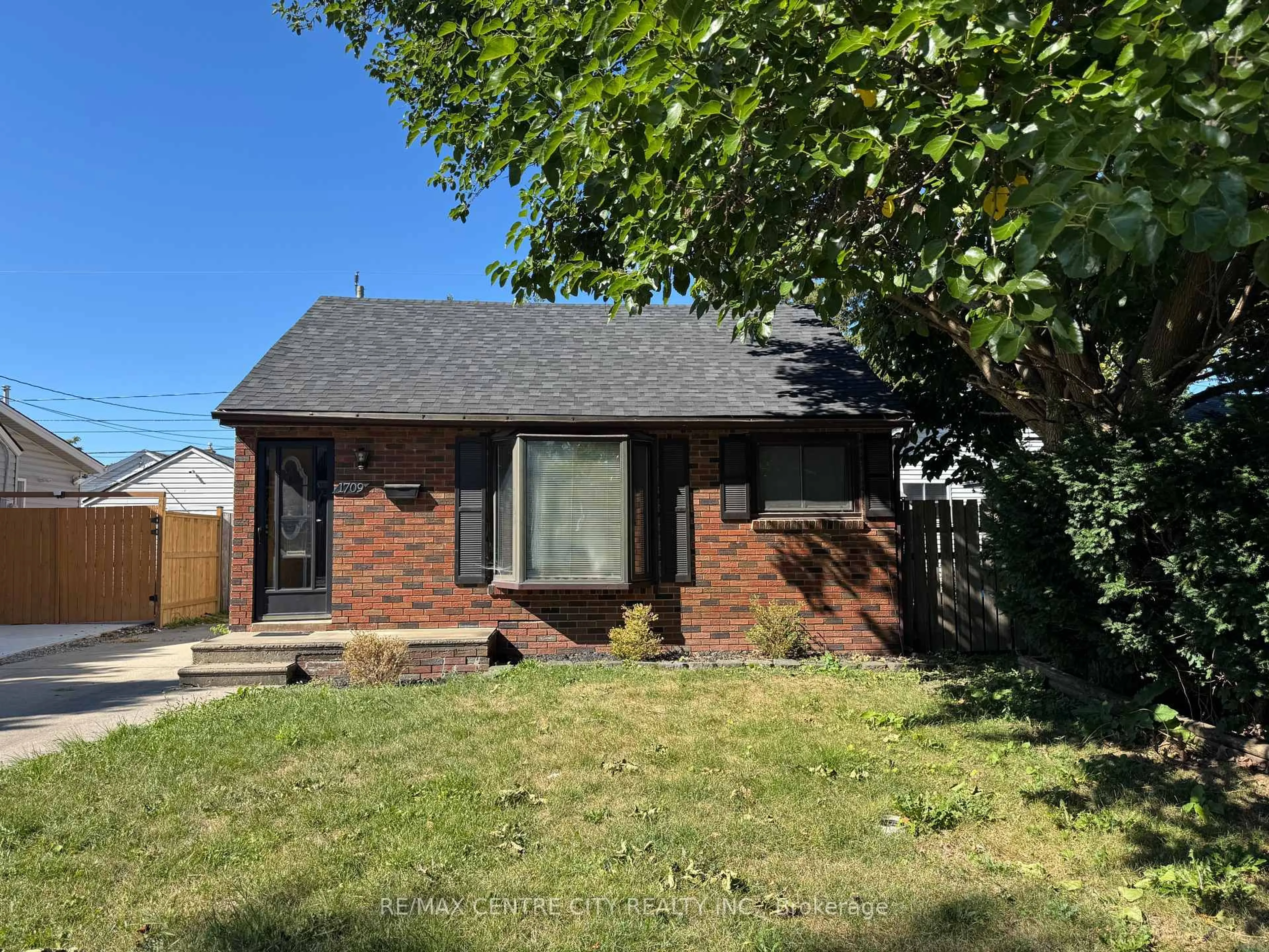 Home with brick exterior material, street for 1709 Cadillac St, Windsor Ontario N8Y 2V7