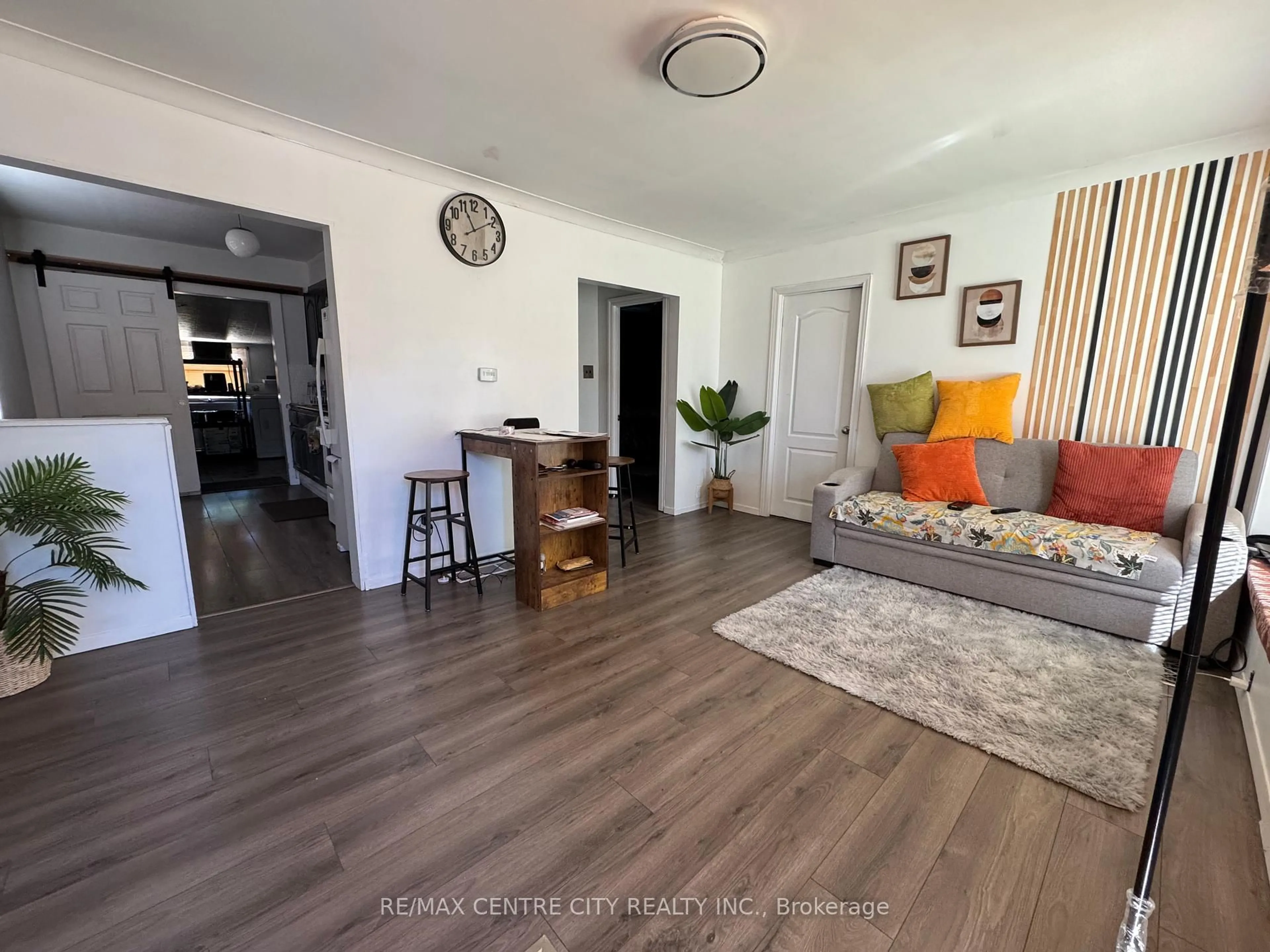 Living room with furniture, unknown for 1709 Cadillac St, Windsor Ontario N8Y 2V7
