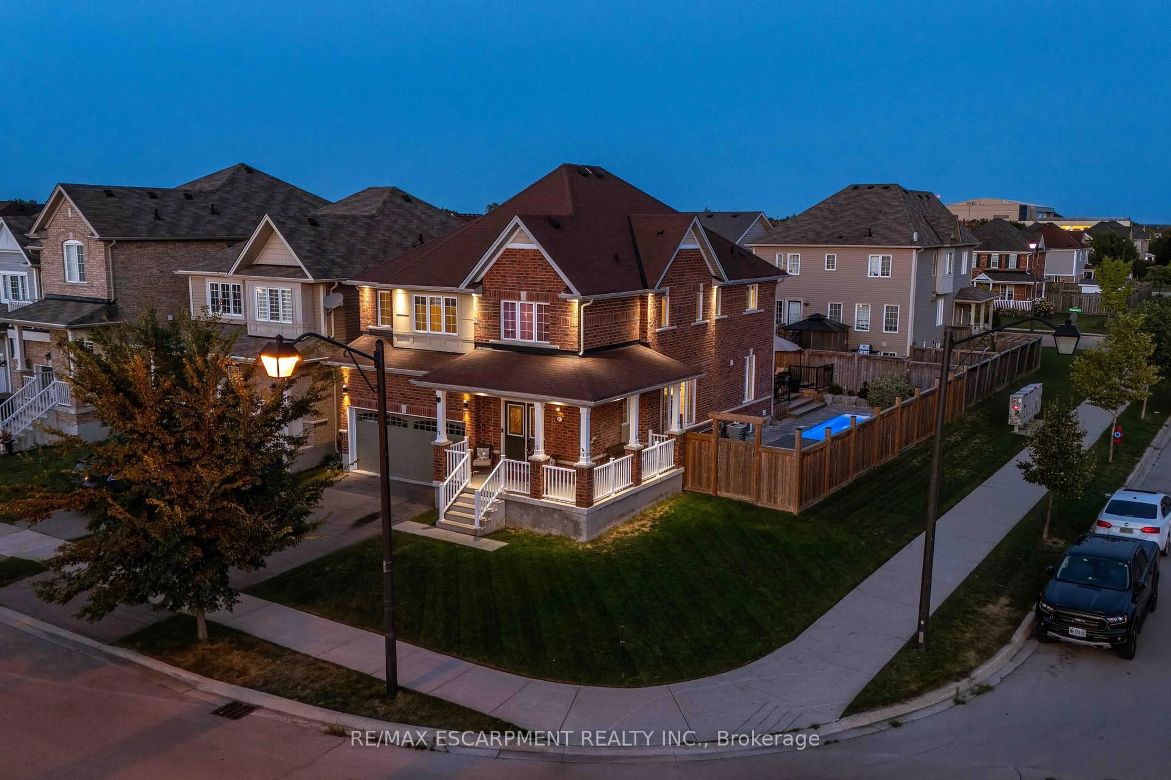 A pic from outside/outdoor area/front of a property/back of a property/a pic from drone, street for 211 Odonnel Dr, Hamilton Ontario L0R 1C0