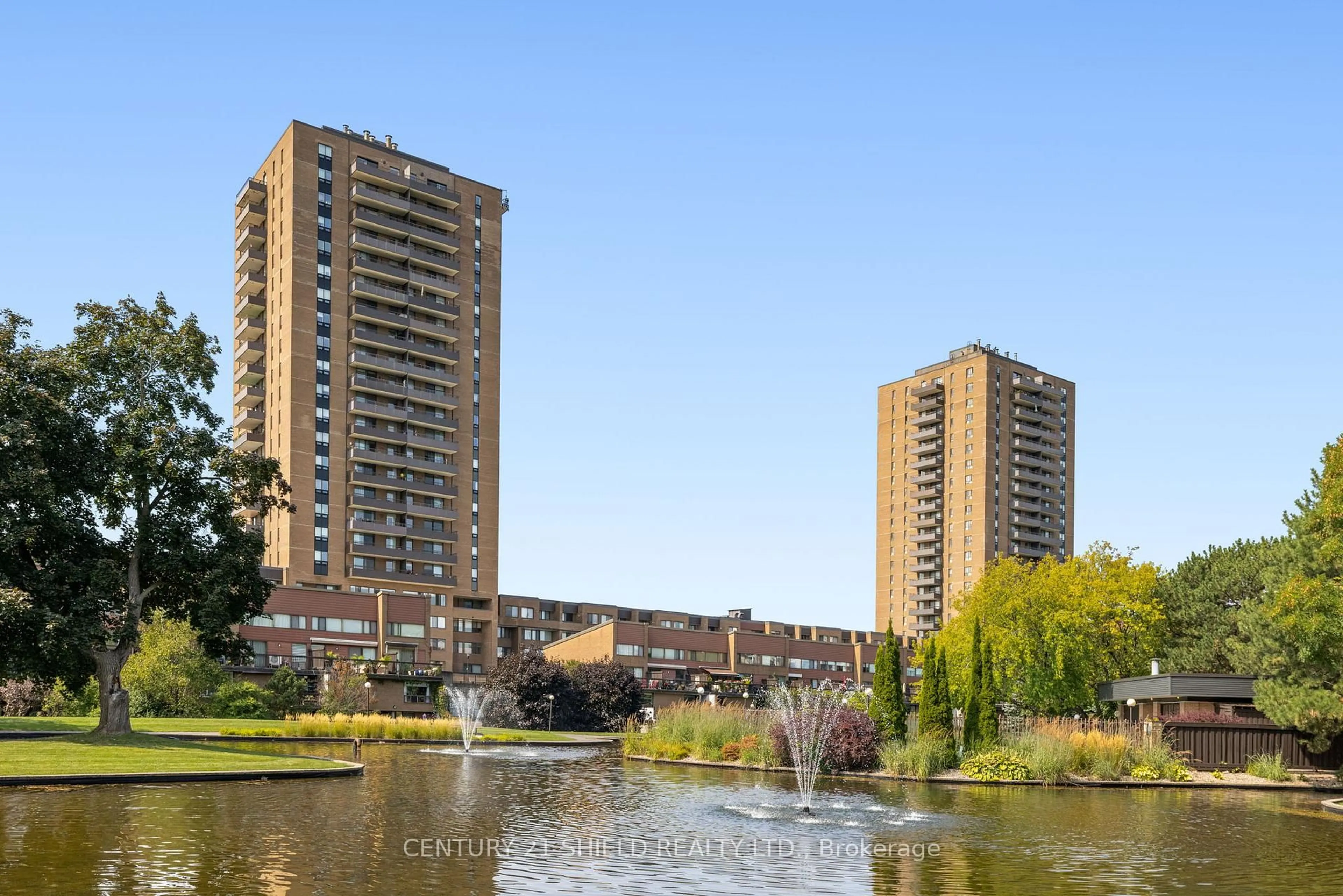A pic from outside/outdoor area/front of a property/back of a property/a pic from drone, water/lake/river/ocean view for 505 St Laurent Blvd #2102, Ottawa Ontario K1K 3X4