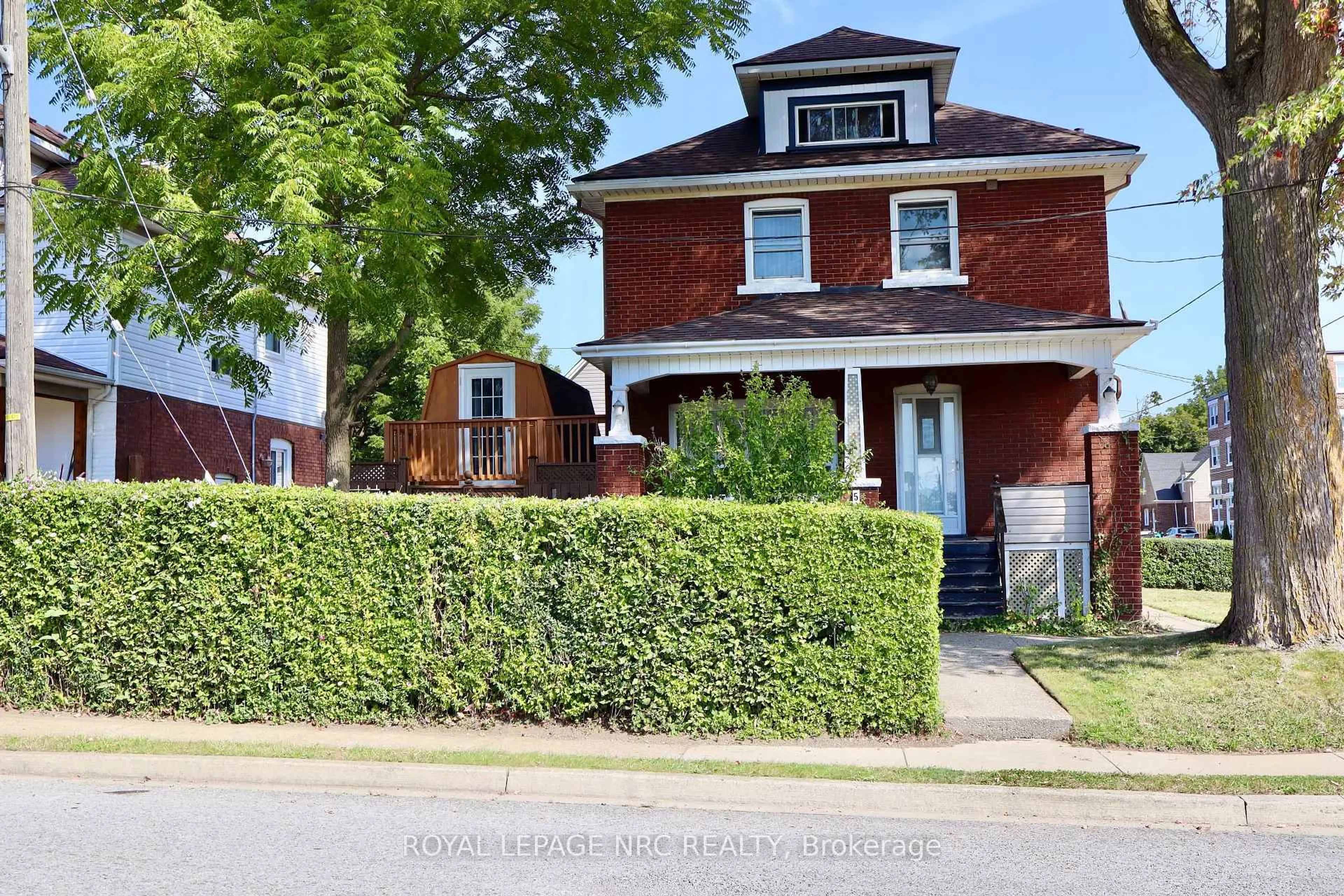 Home with brick exterior material, street for 5322 Heywood Ave, Niagara Falls Ontario L2E 4V6