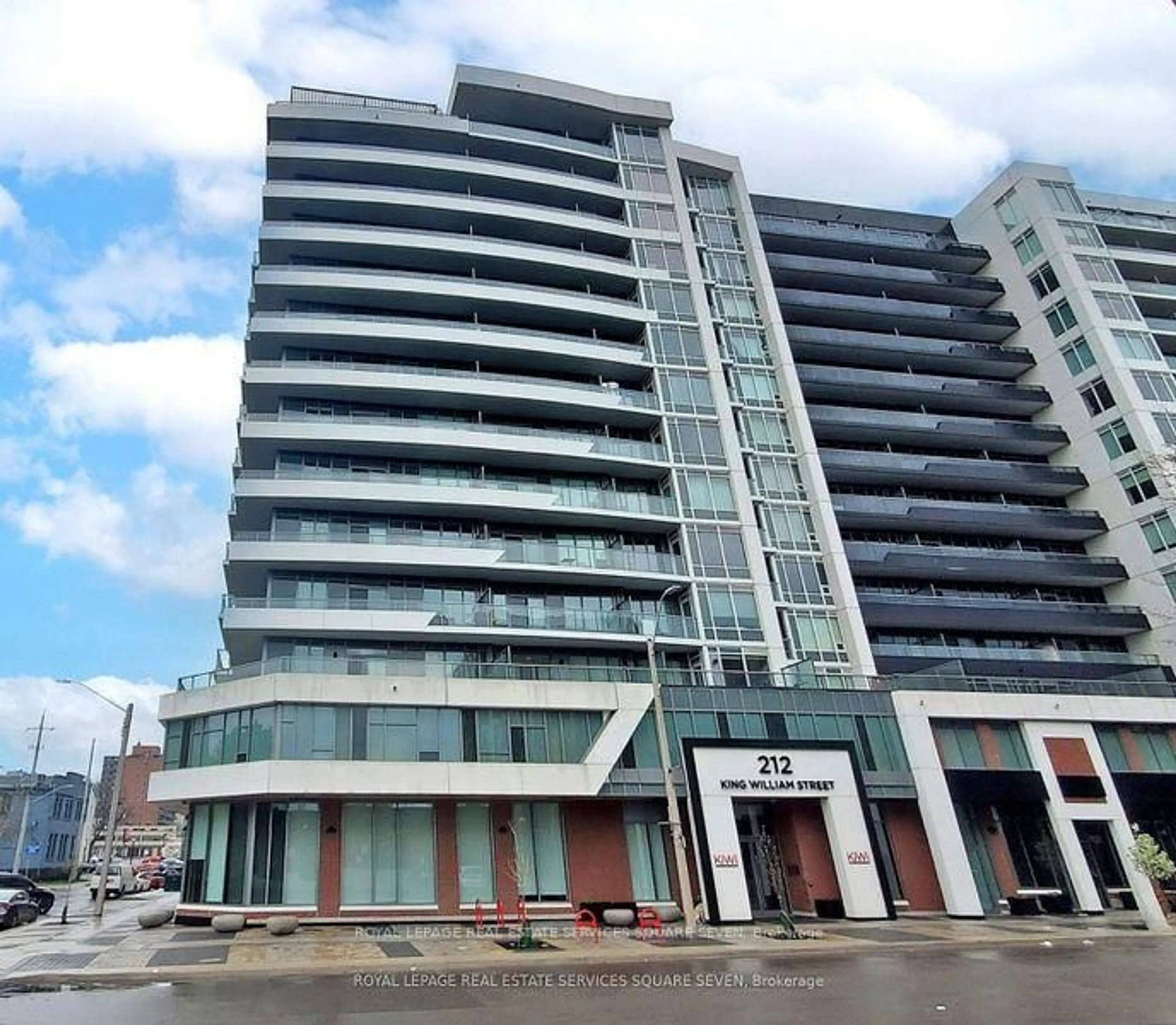 Indoor foyer for 212 King William St #1301, Hamilton Ontario L8R 0A7