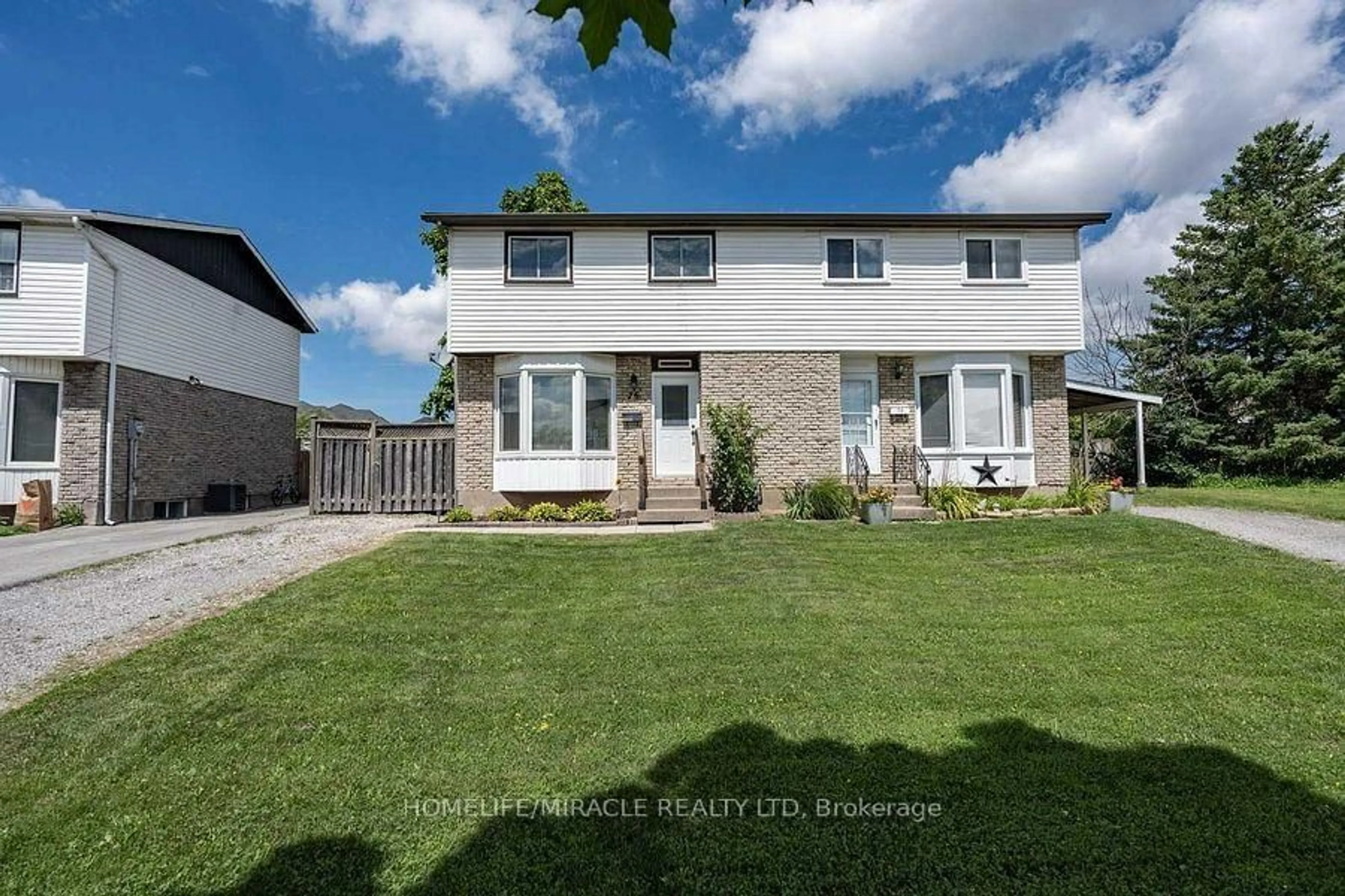 A pic from outside/outdoor area/front of a property/back of a property/a pic from drone, street for 76 Manley Cres, Thorold Ontario L2V 4K3