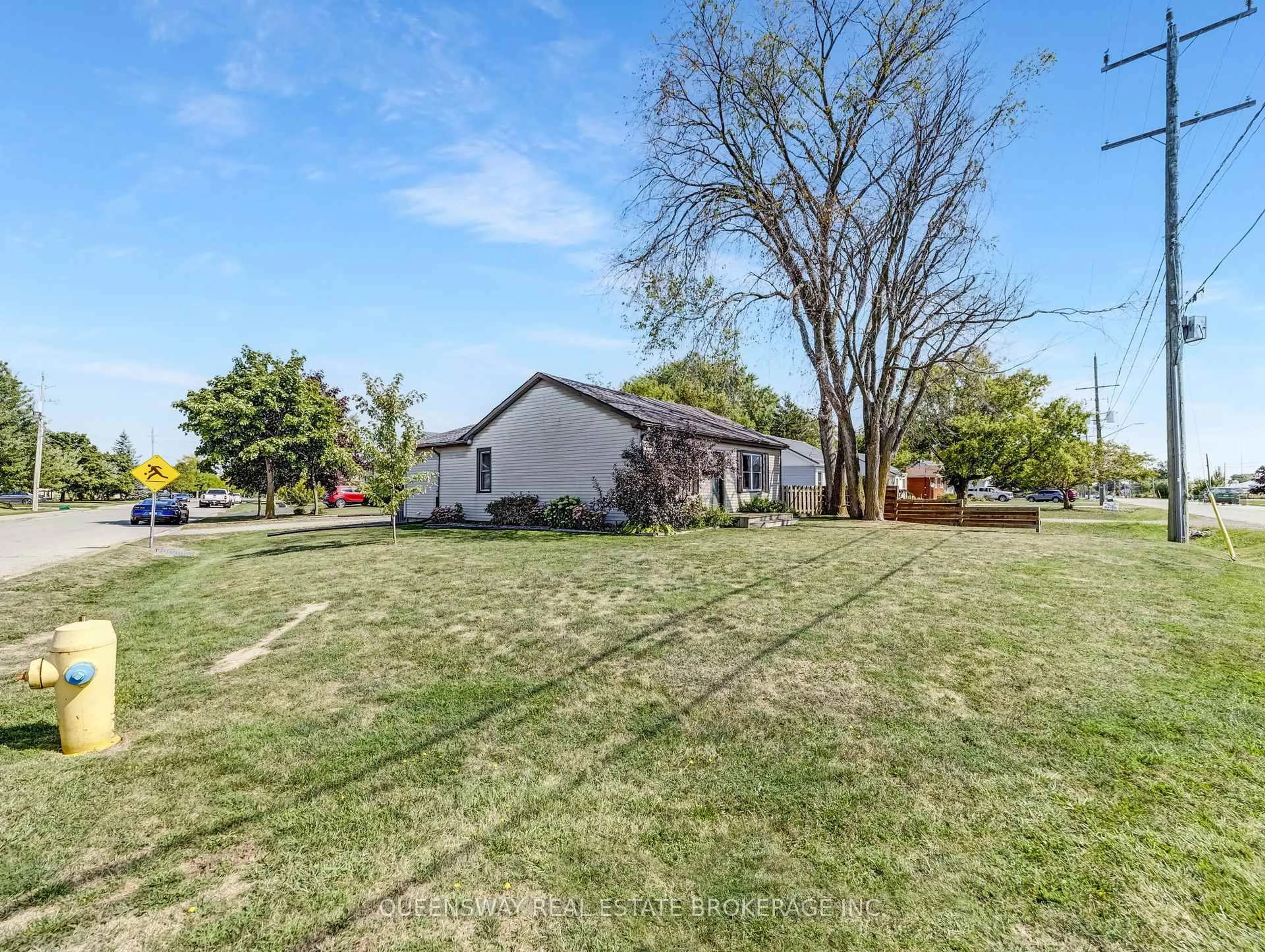 A pic from outside/outdoor area/front of a property/back of a property/a pic from drone, street for 6485 #14 Regional Rd, West Lincoln Ontario L0R 2A0