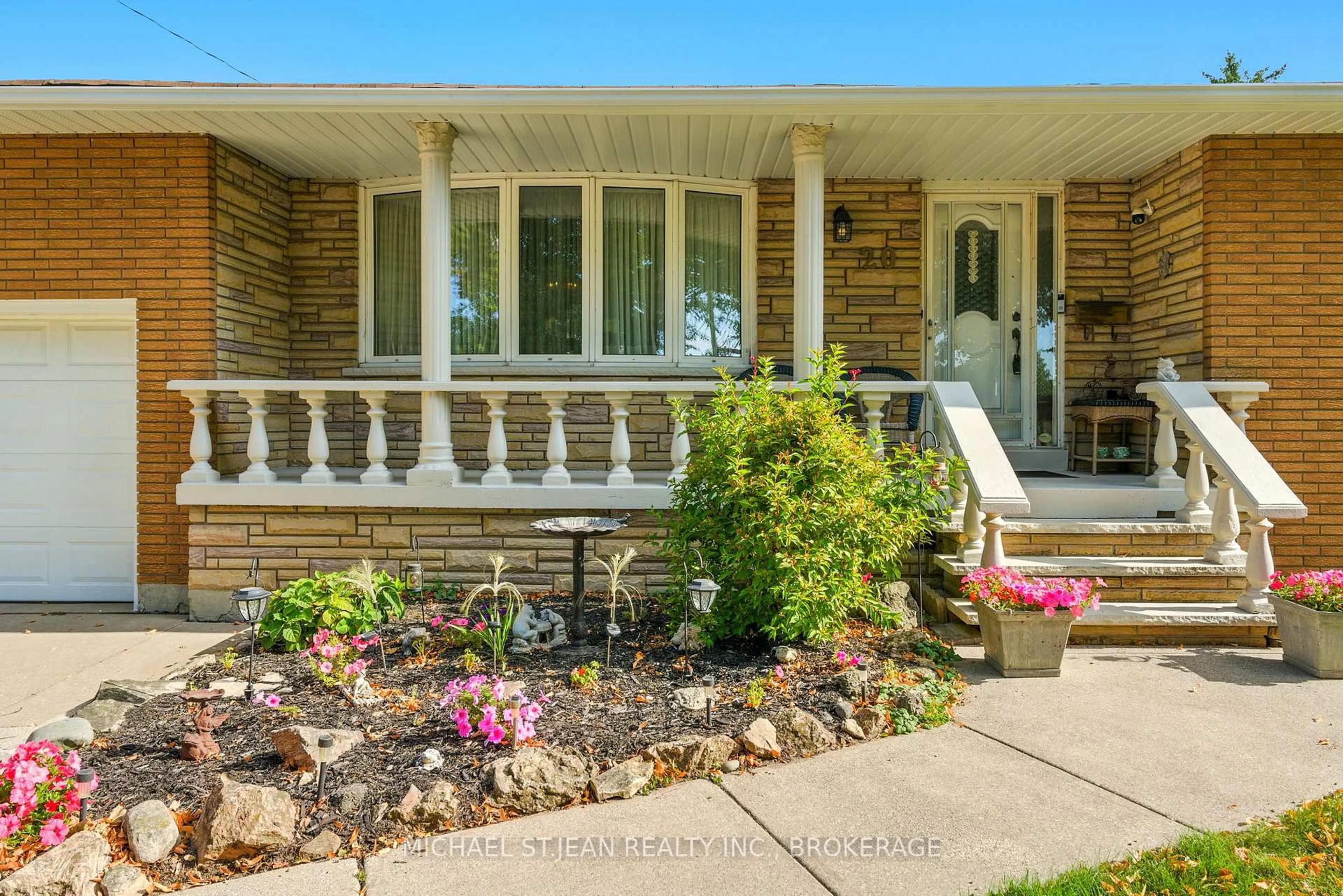 Home with vinyl exterior material, street for 20 Woodside Dr, Hamilton Ontario L8T 1C3