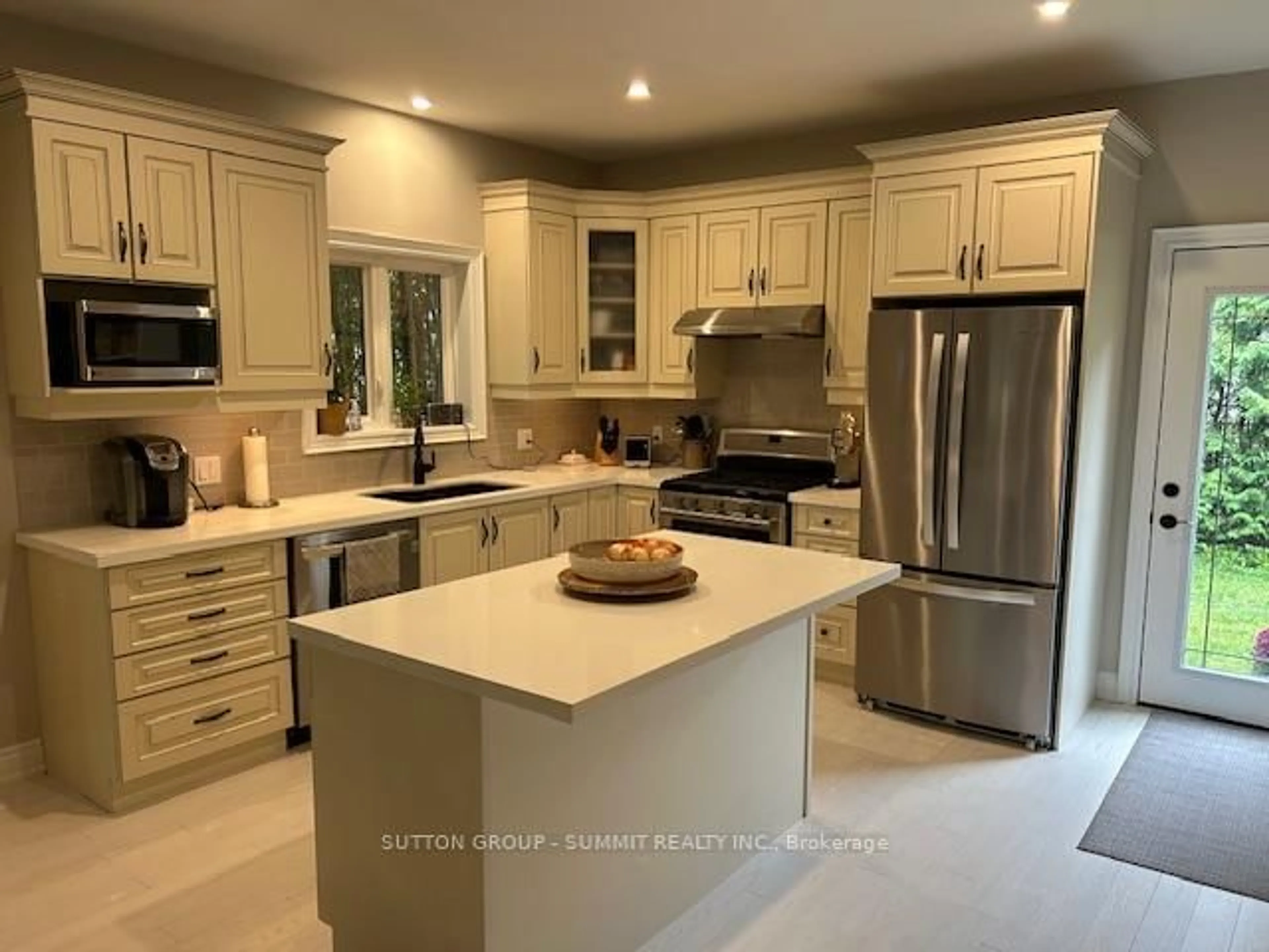 Open concept kitchen, ceramic/tile floor for 153 Blair Lane, Hamilton Ontario L9G 1B8