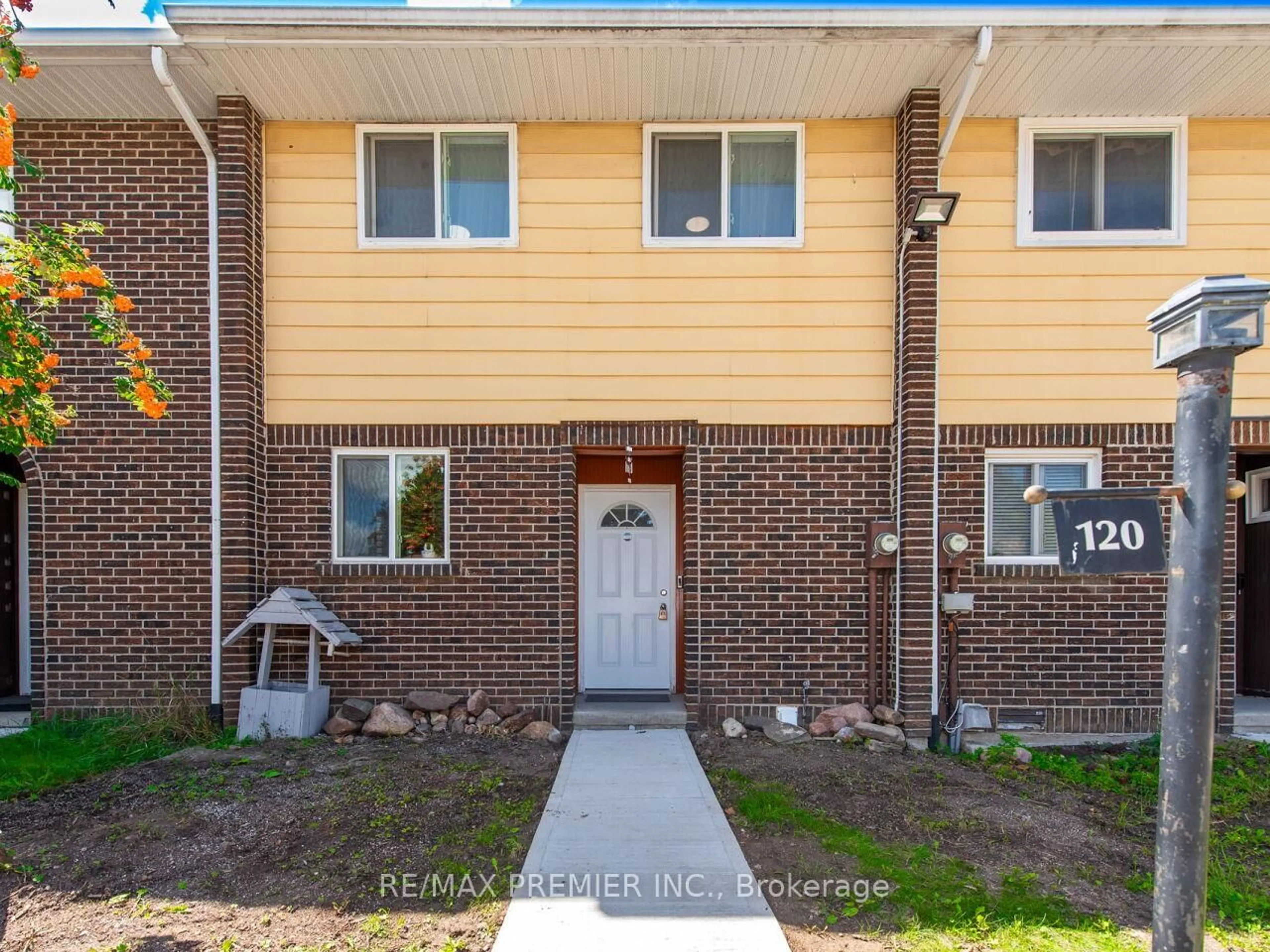 Home with brick exterior material, street for 31 Greengate Rd #120, Guelph Ontario N1H 6R3