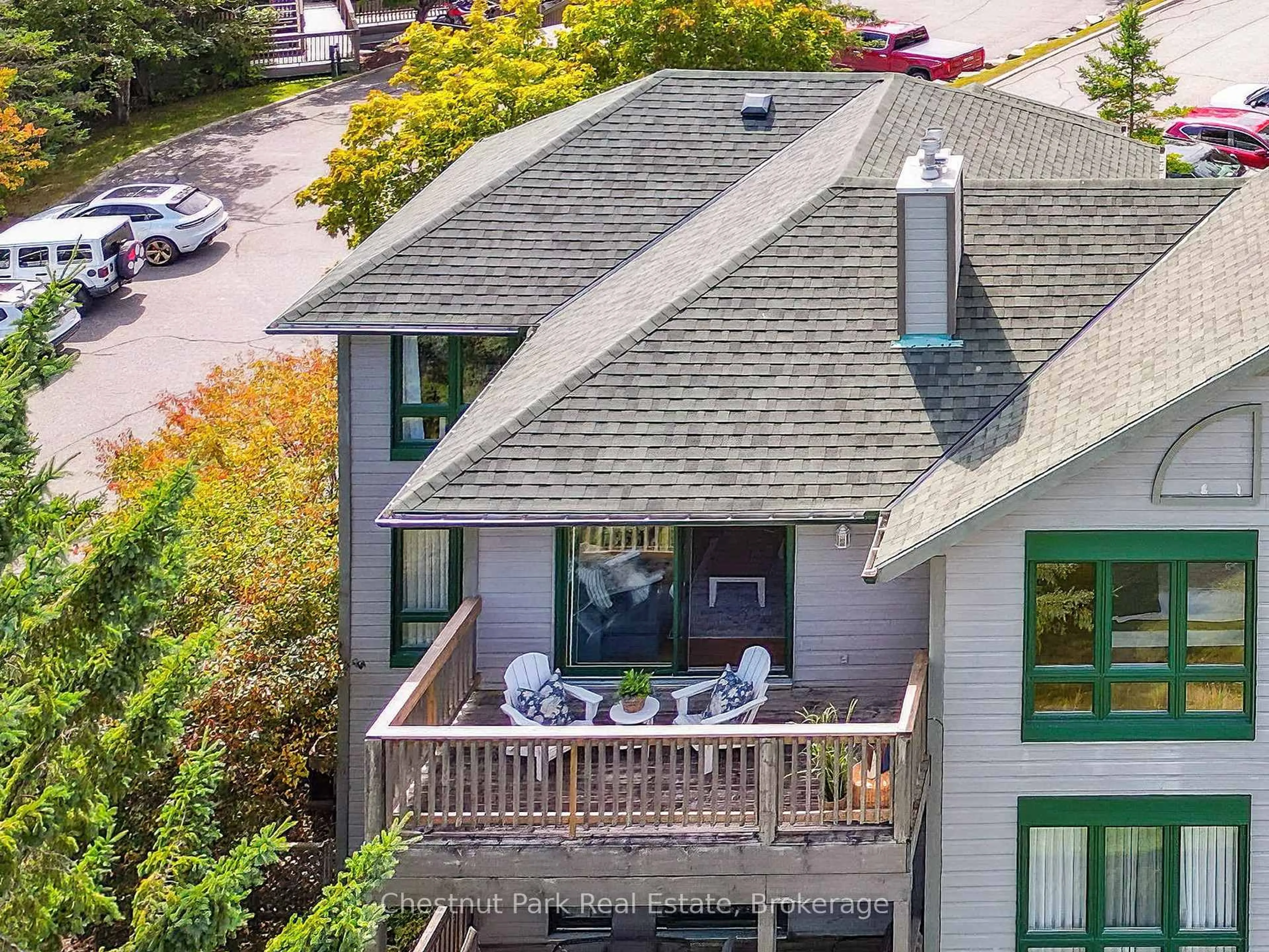 A pic from outside/outdoor area/front of a property/back of a property/a pic from drone, unknown for 1235 Deerhurst Dr #31-303, Huntsville Ontario P1H 2E8