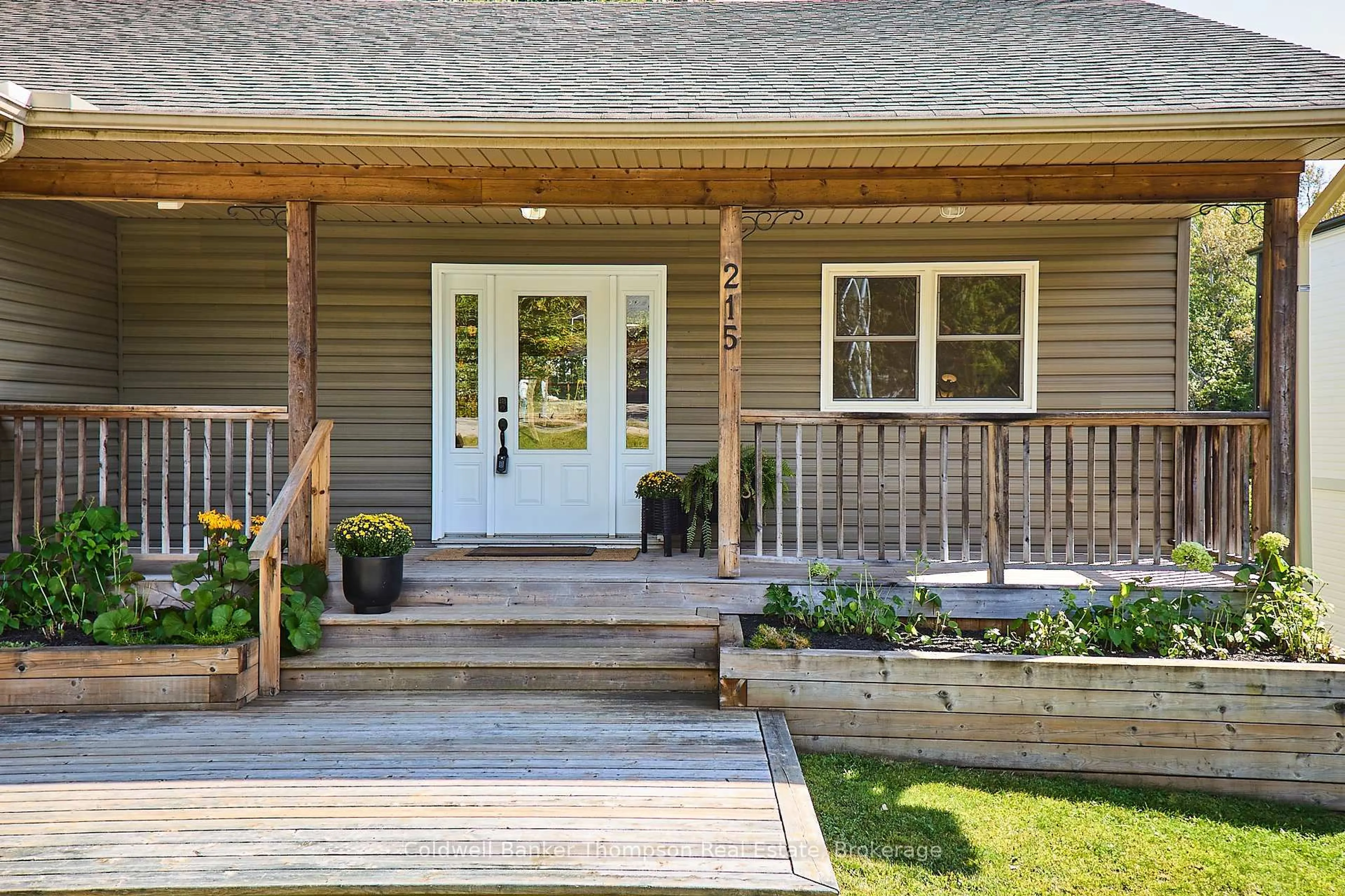 Indoor entryway for 215 Town Line Rd, Huntsville Ontario P1H 1S7