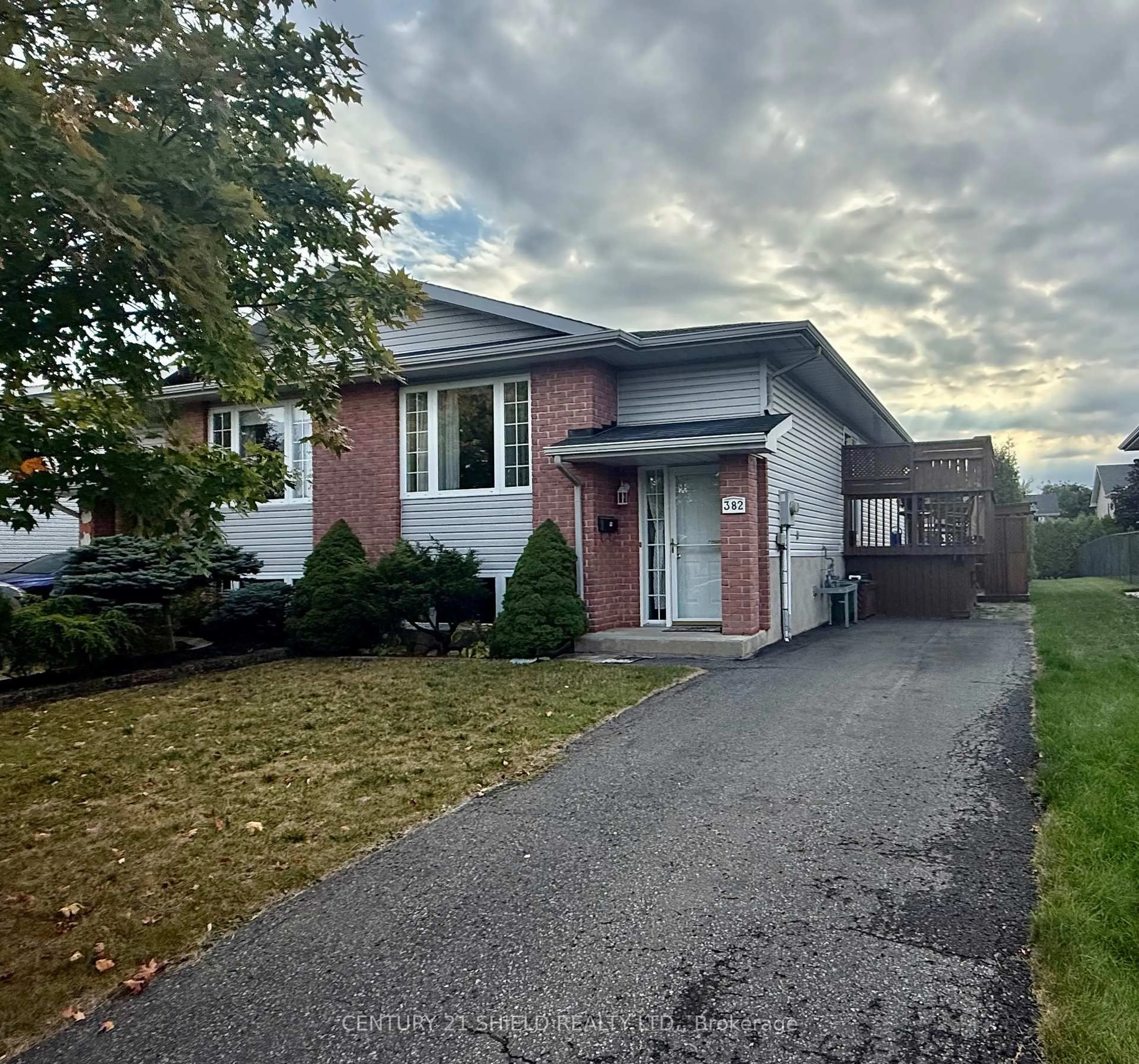 Unknown for 382 Ellen Ave, Cornwall Ontario K6J 5X2