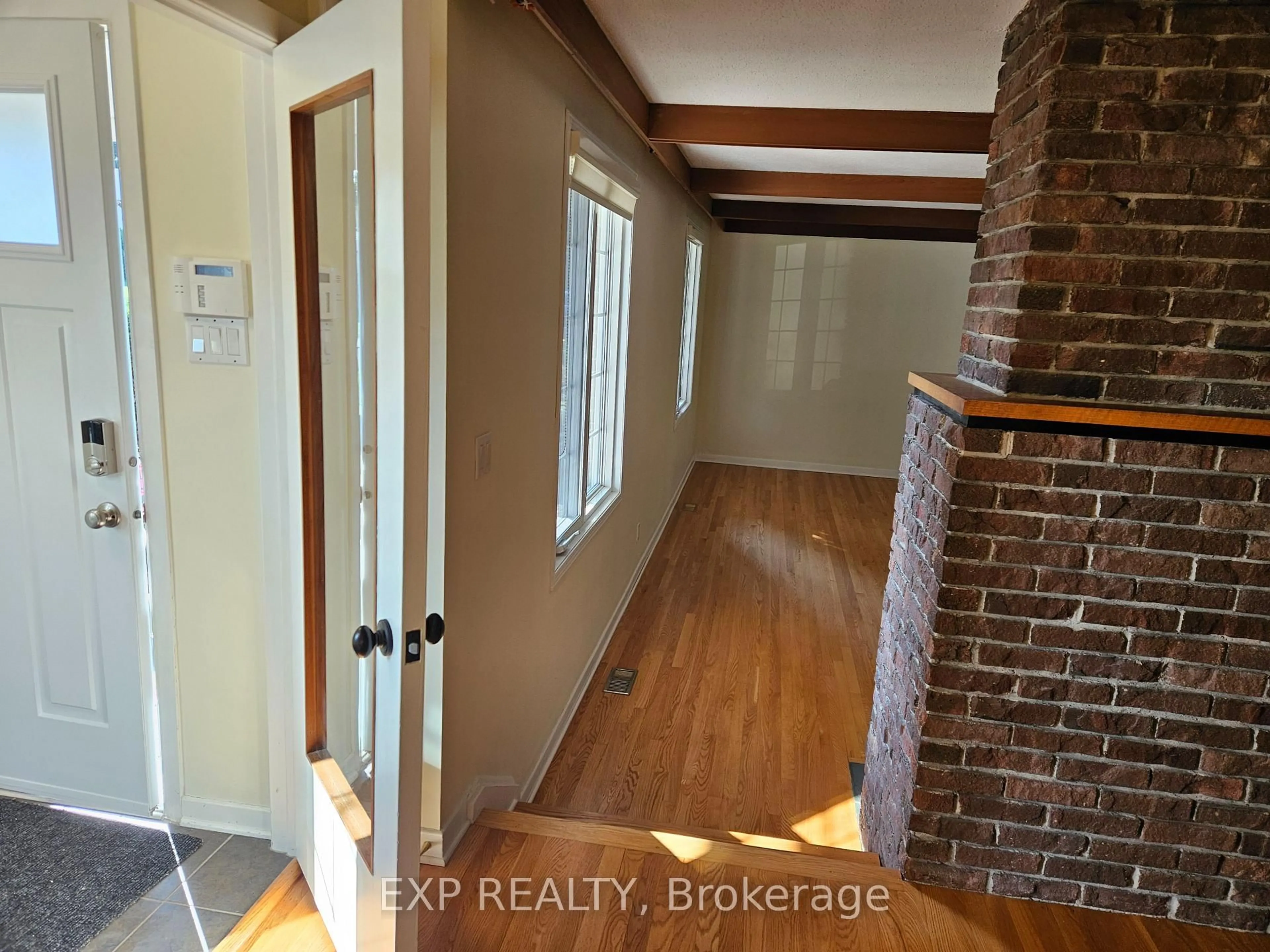 Indoor entryway for 66 Queensline Dr, Ottawa Ontario K2H 7J5