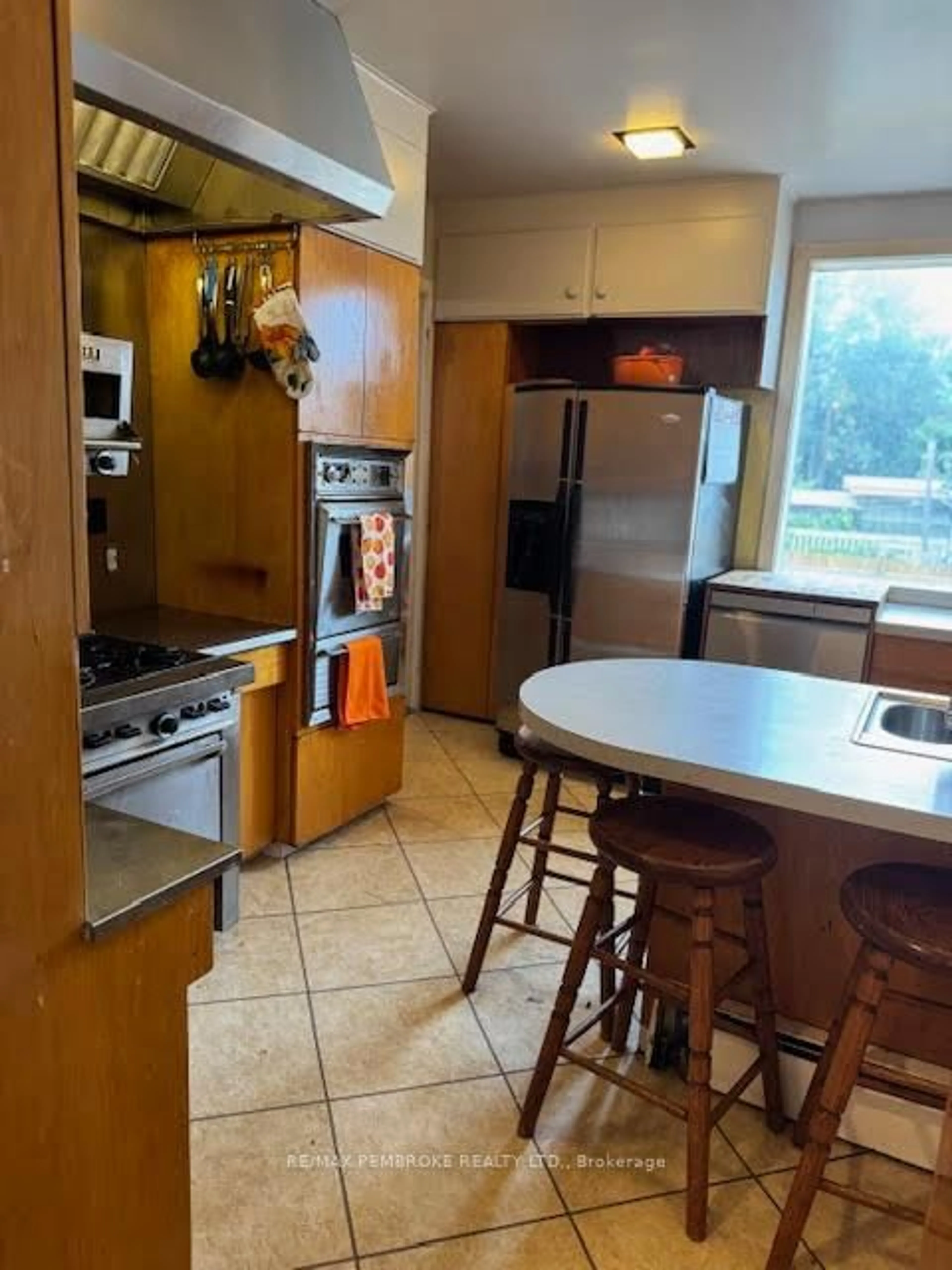Standard kitchen, unknown for 6 True Love St, Cobden Ontario K0J 1K0