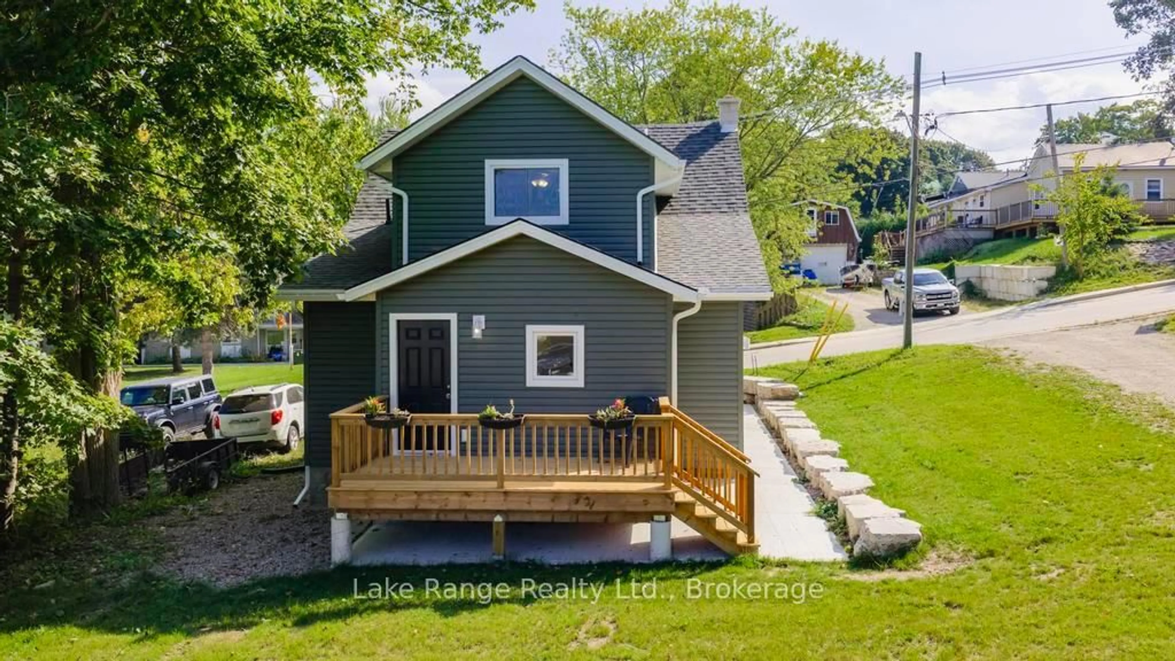 A pic from outside/outdoor area/front of a property/back of a property/a pic from drone, street for 290/298 Frank St, South Bruce Peninsula Ontario N0H 2T0