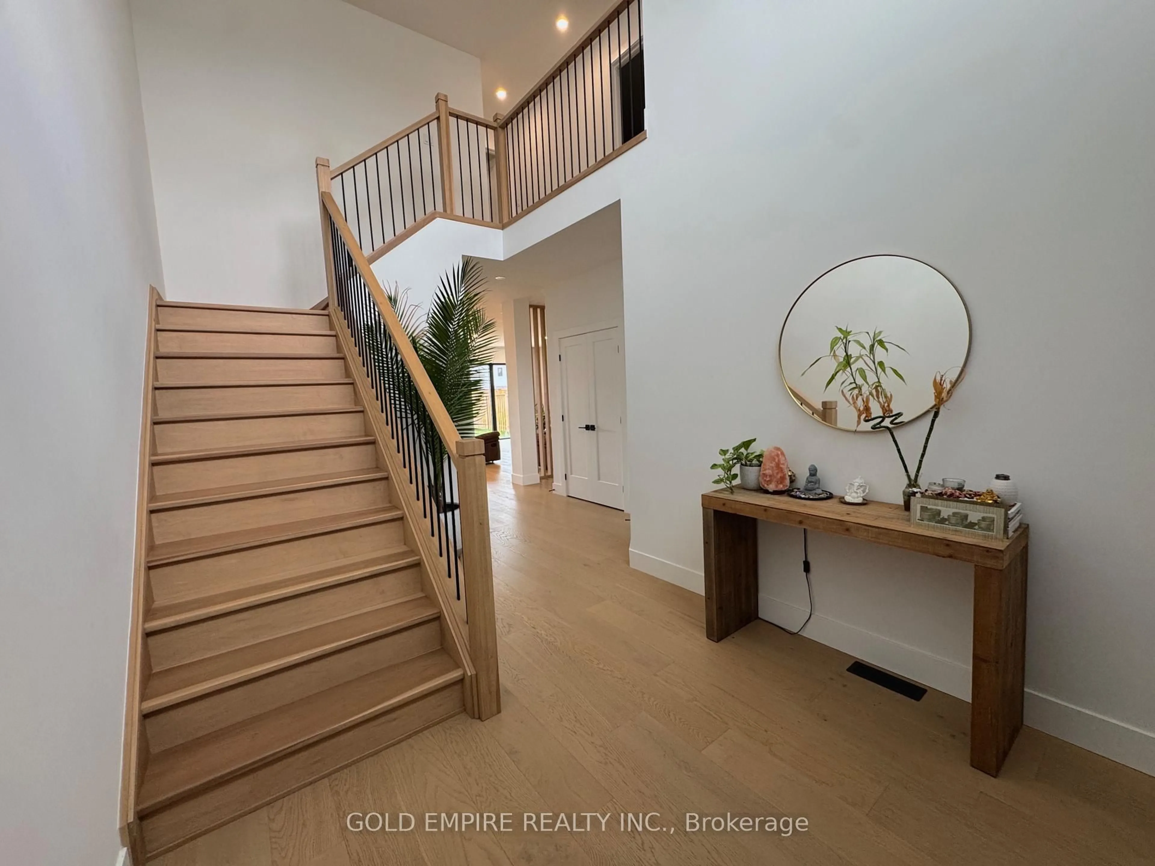 Indoor entryway for 61 Poole Cres, Middlesex Centre Ontario N0L 1R0